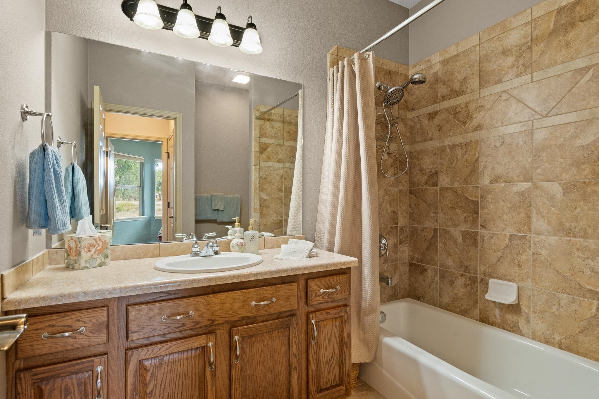 2565 G 1/2 Road Property Photo 20