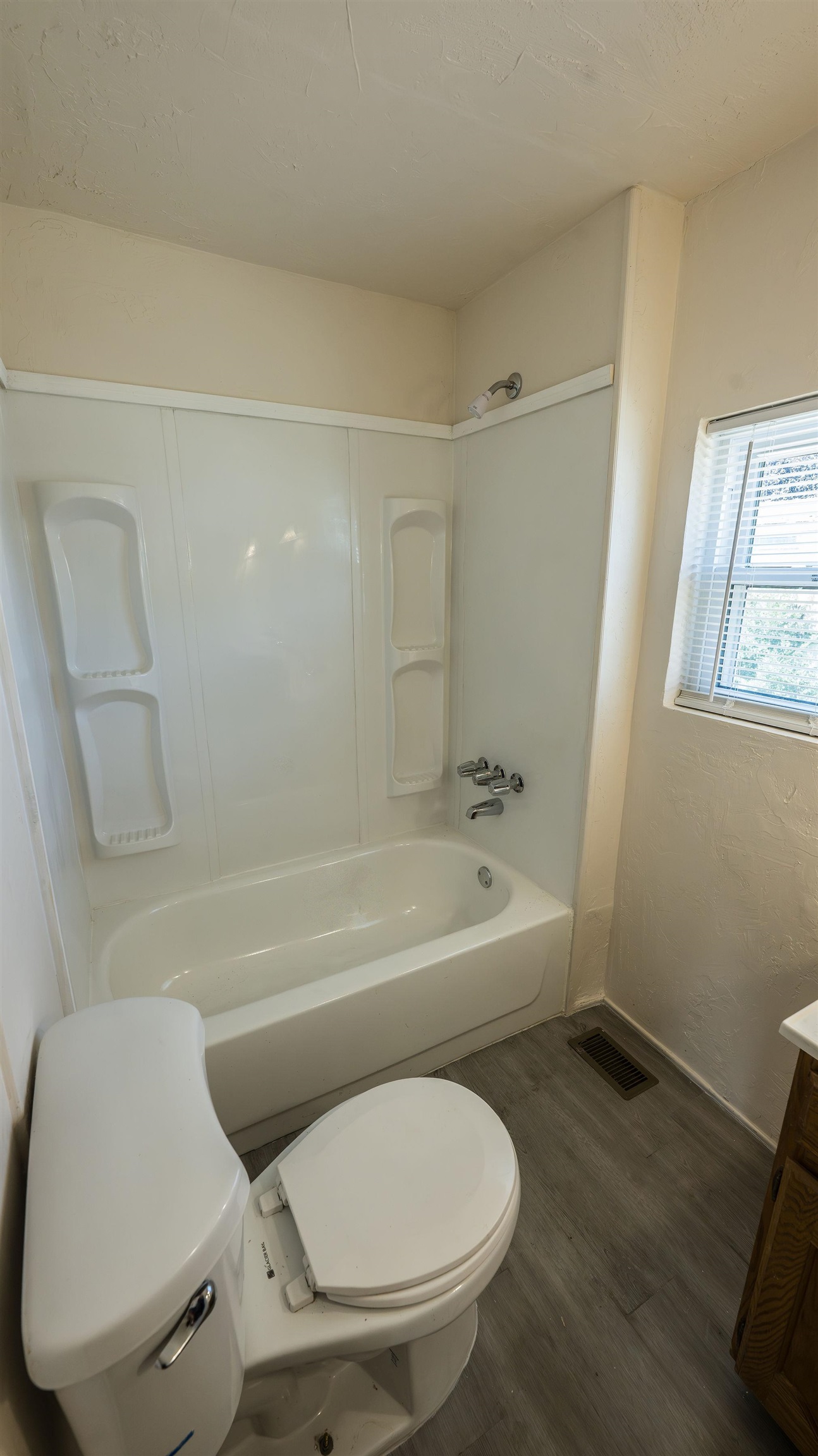 262 Red Cliffs Drive Property Photo 12