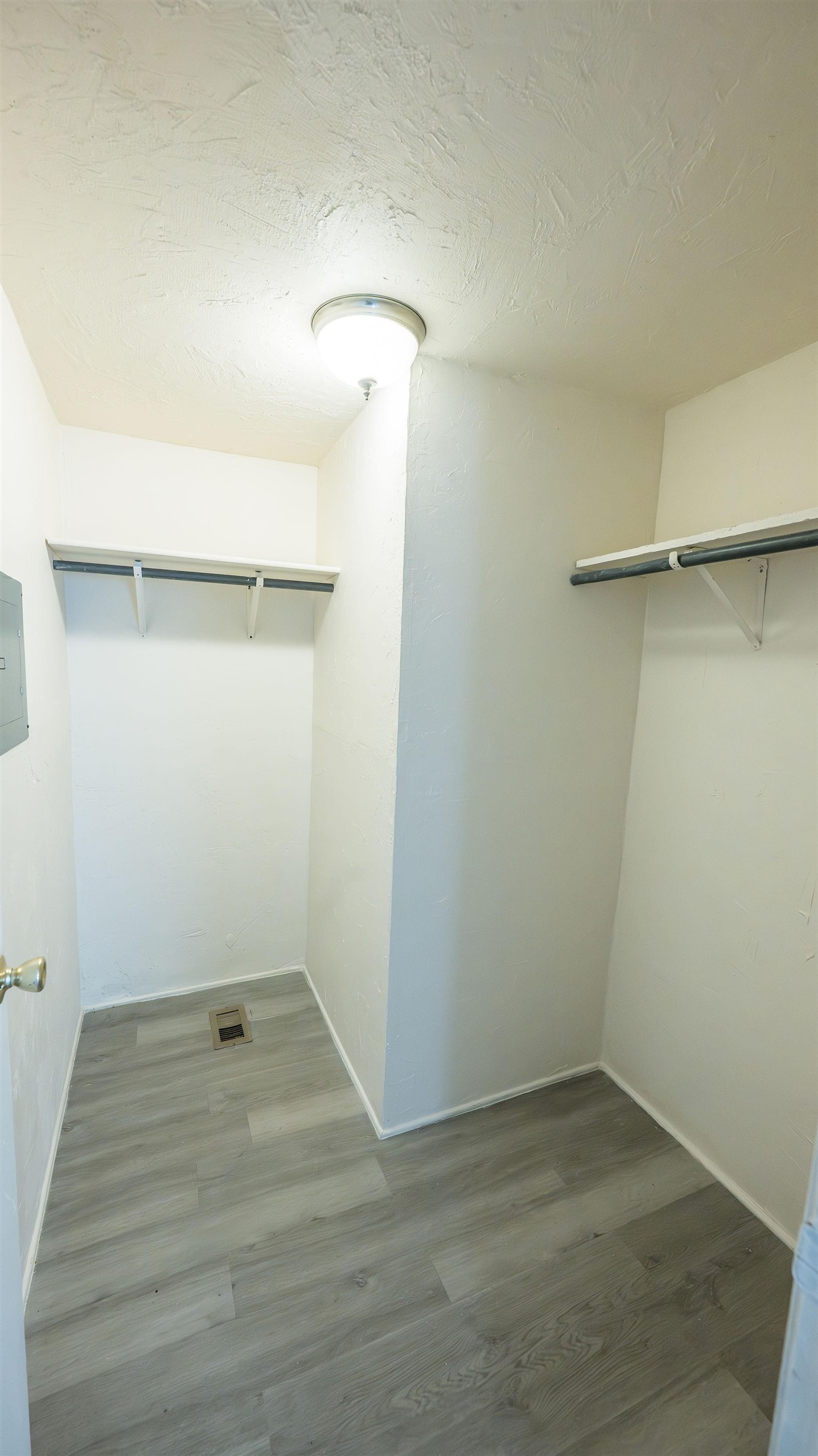 262 Red Cliffs Drive Property Photo 16
