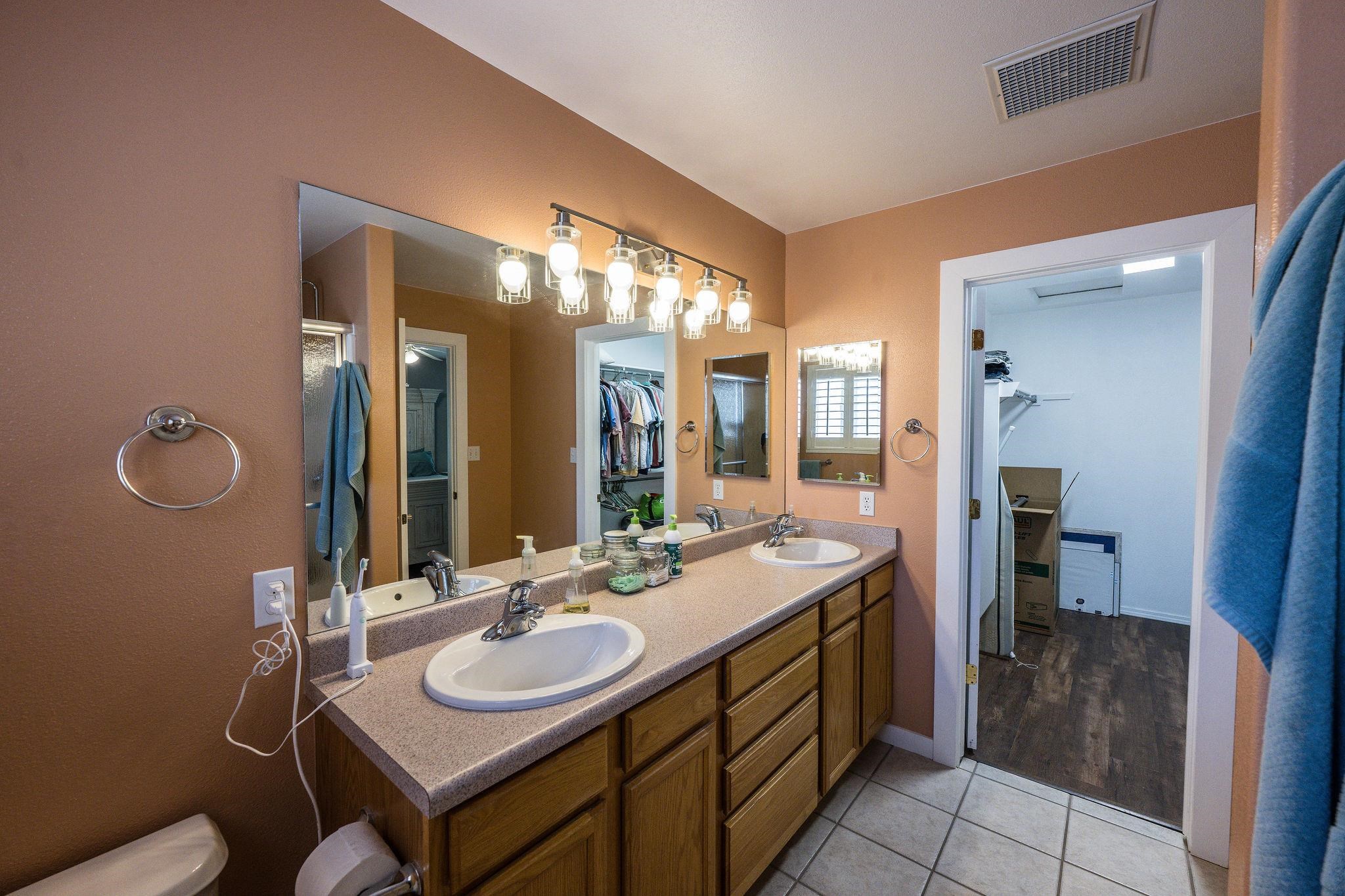 666 N Saddle Rock Drive Property Photo 15