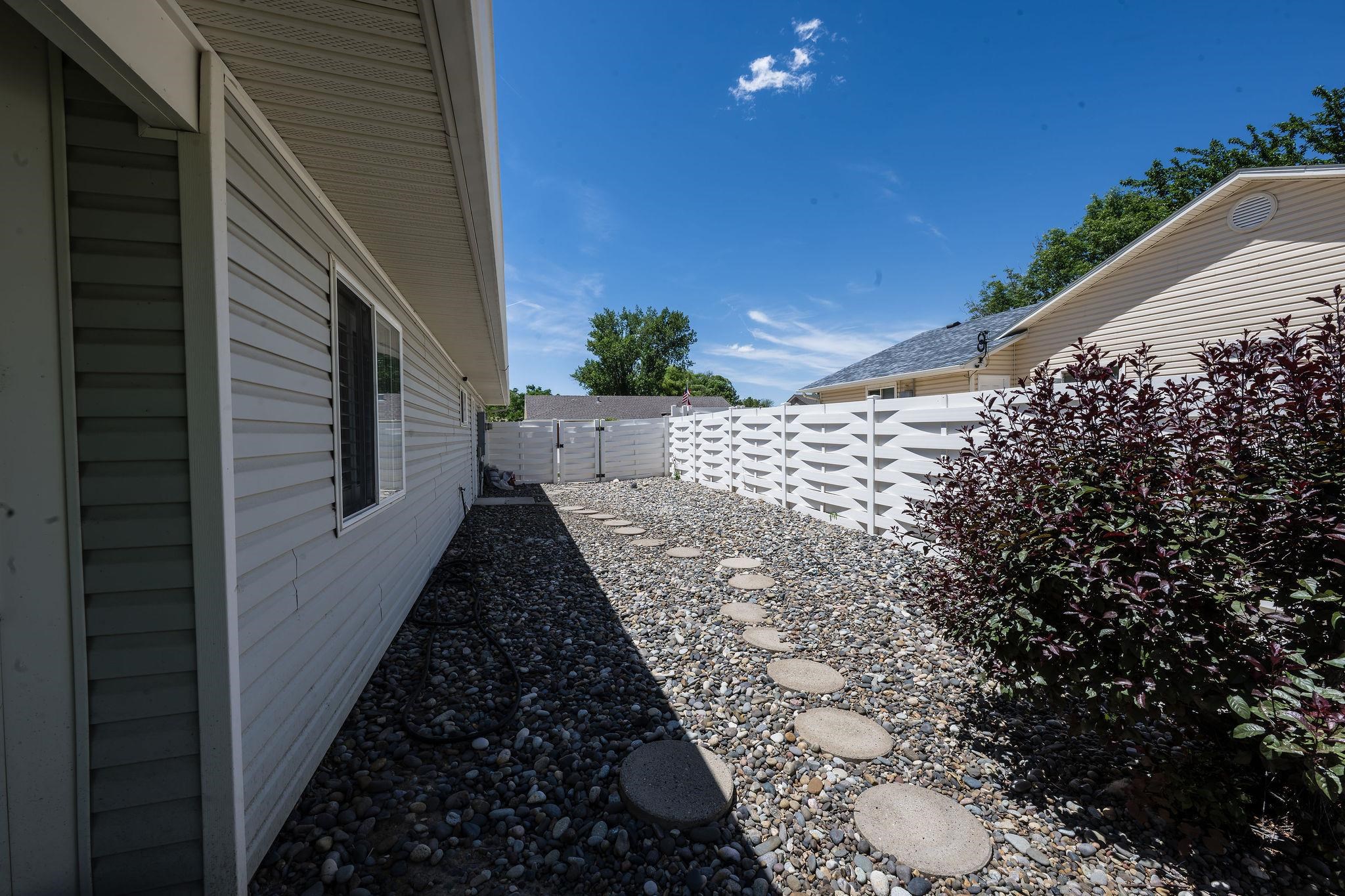 666 N Saddle Rock Drive Property Photo 25