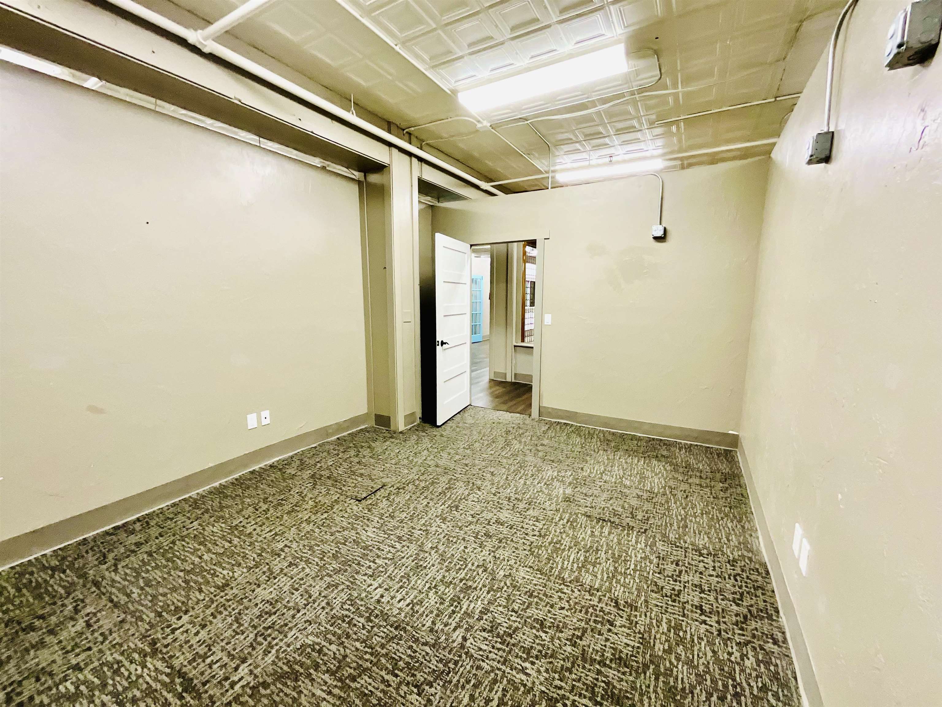 546 Main Street Property Photo 10