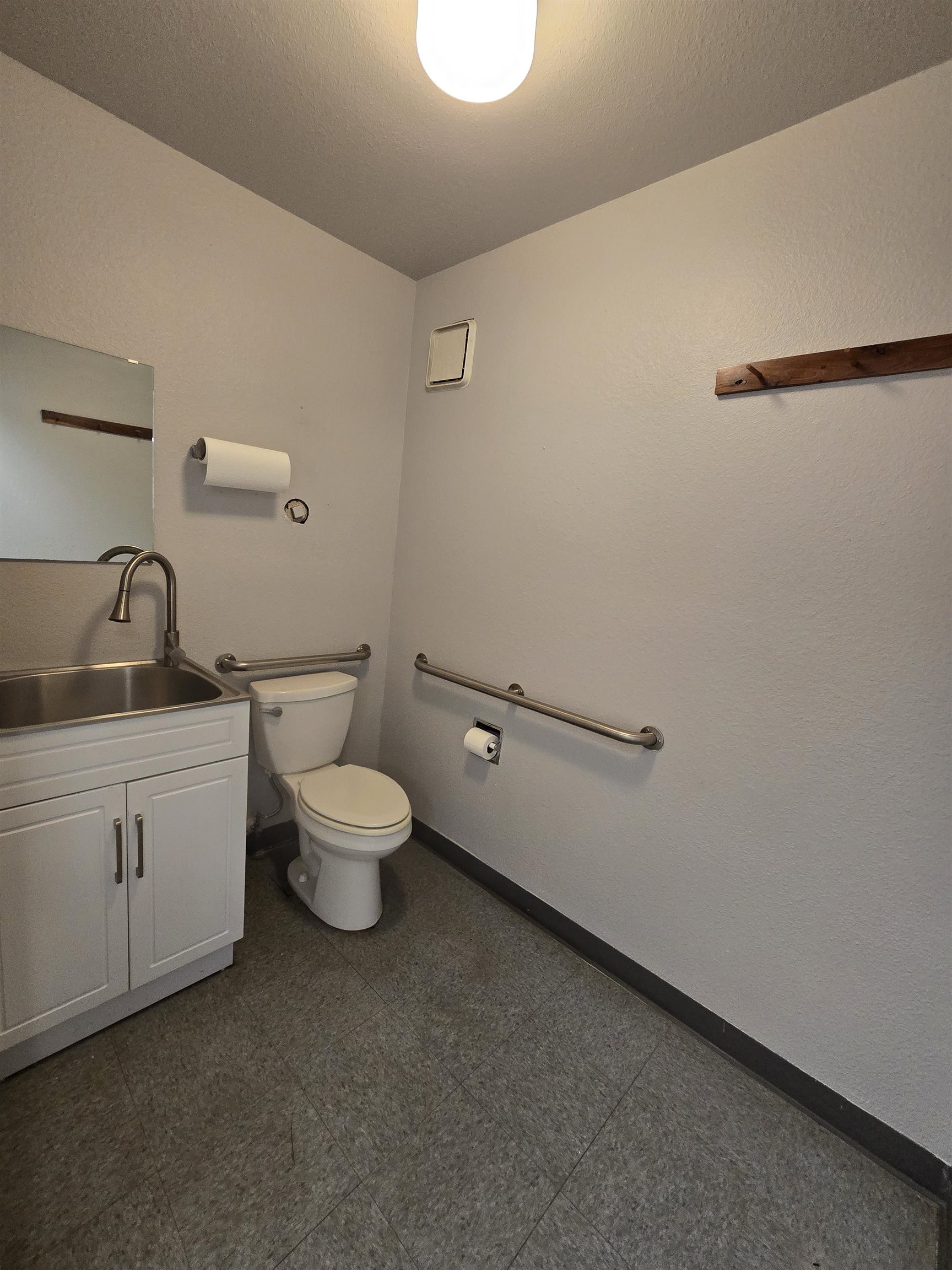 2375 Leland Avenue Property Photo 6