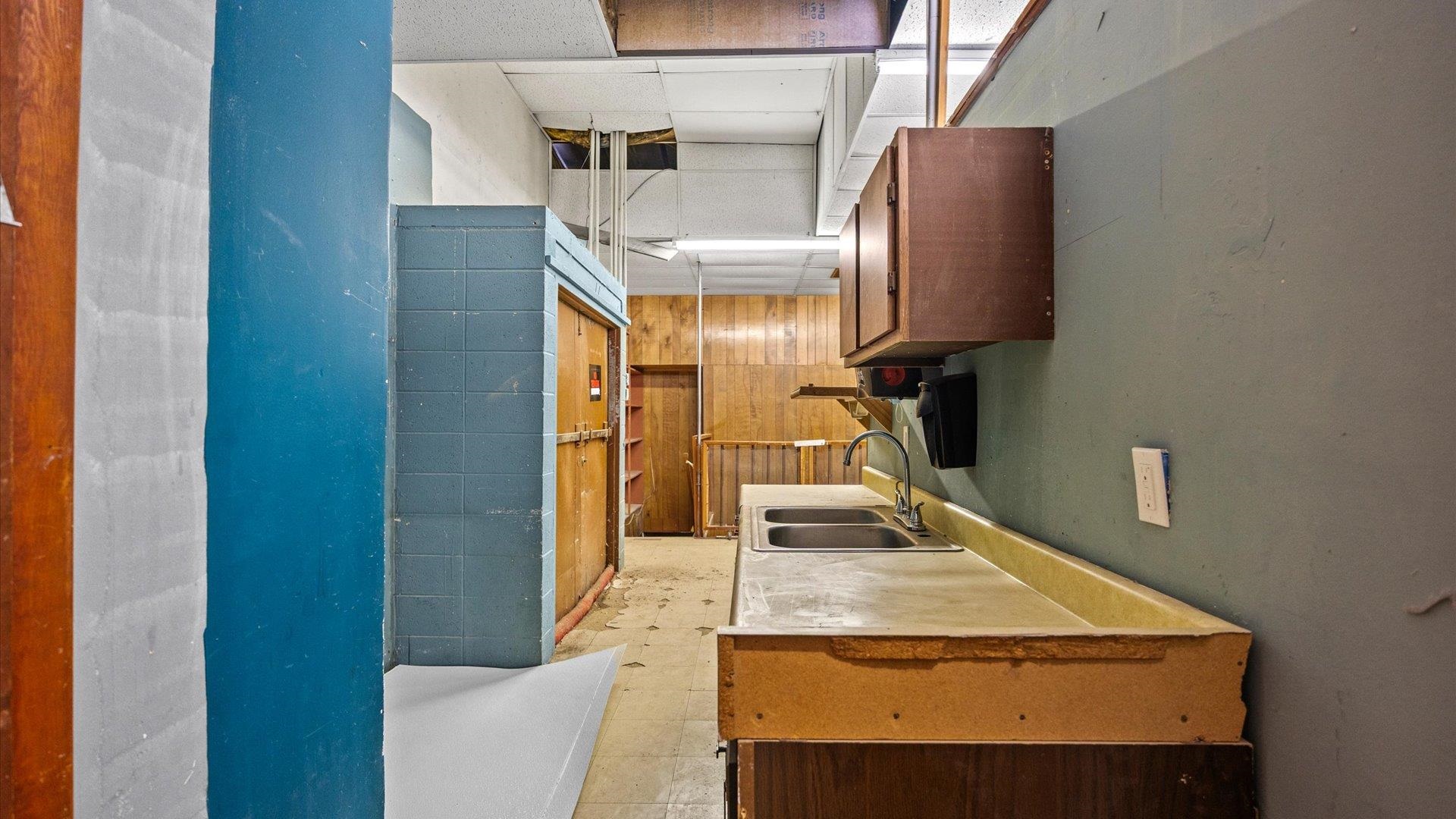 461 Grand Avenue Property Photo 11