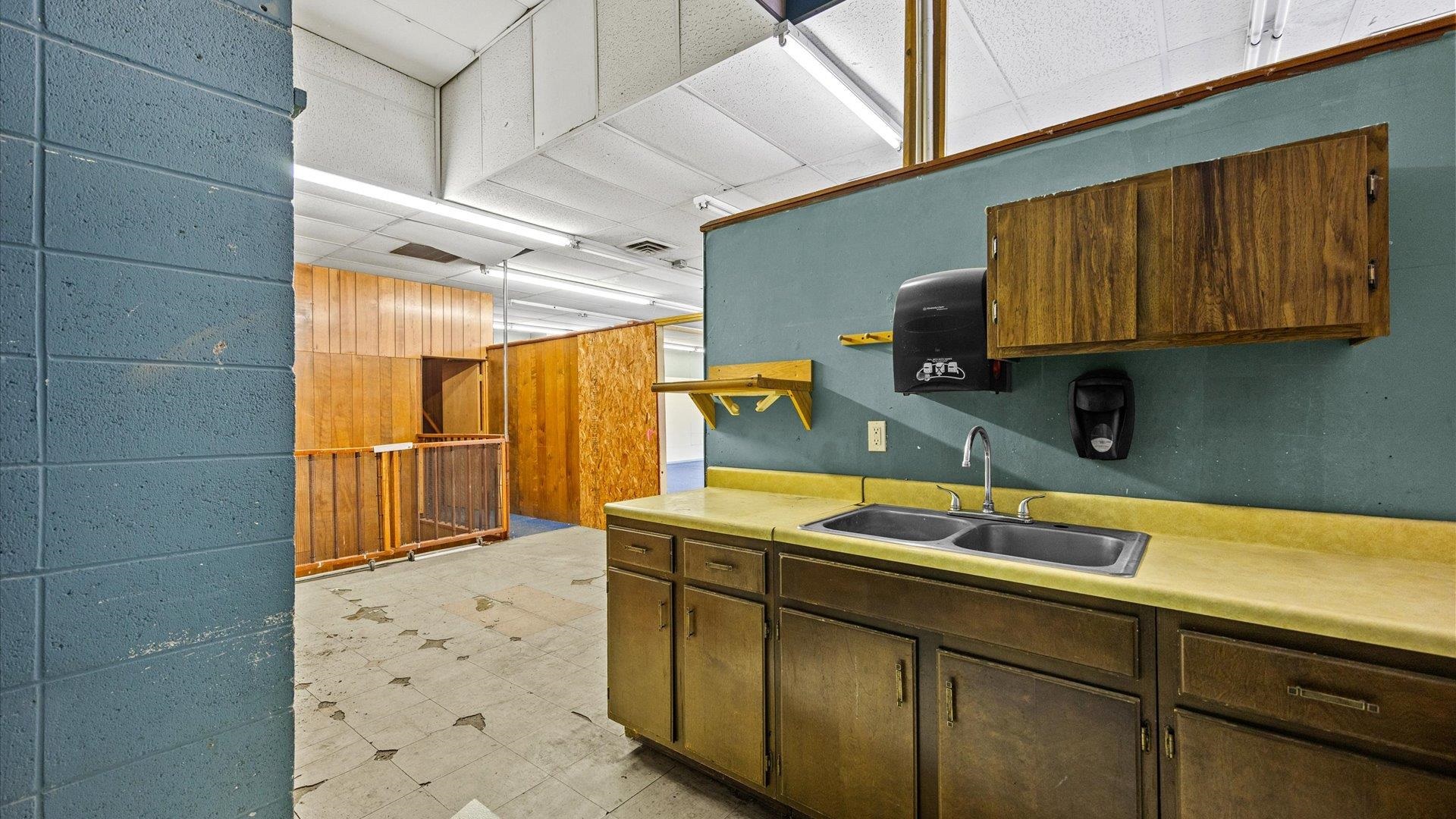 461 Grand Avenue Property Photo 12