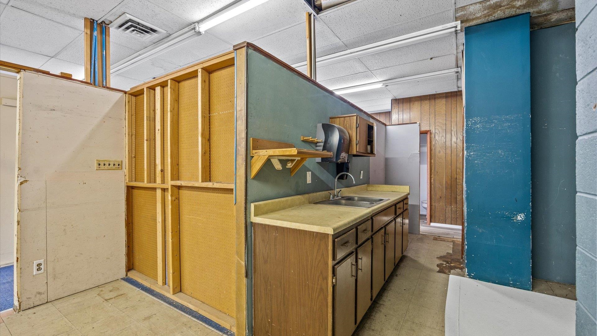 461 Grand Avenue Property Photo 13