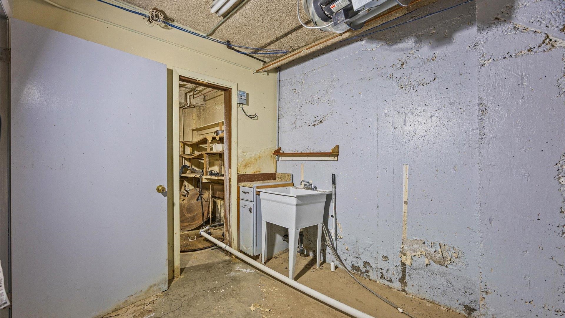 461 Grand Avenue Property Photo 27