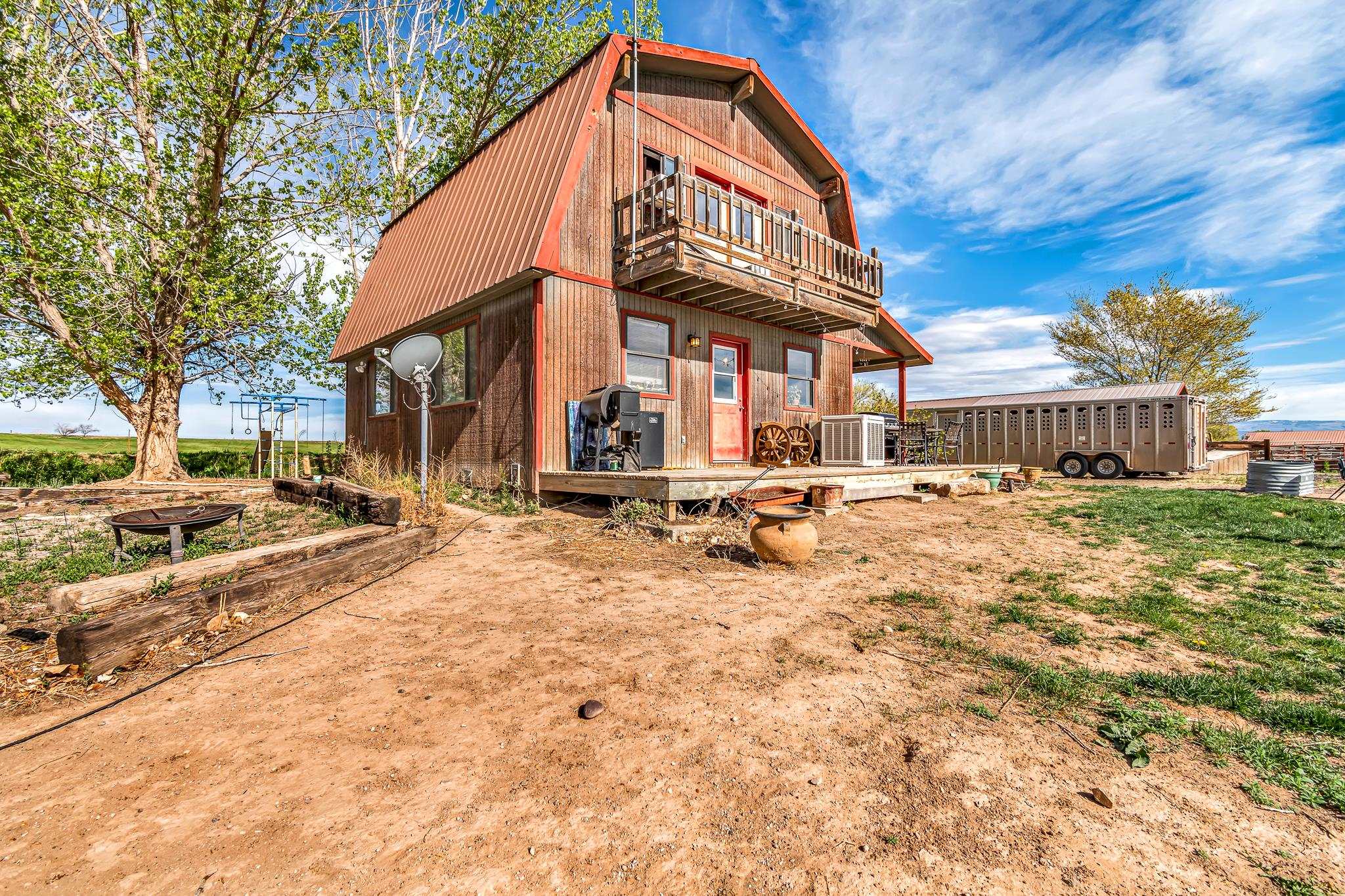 582 1600 Road Property Photo 4