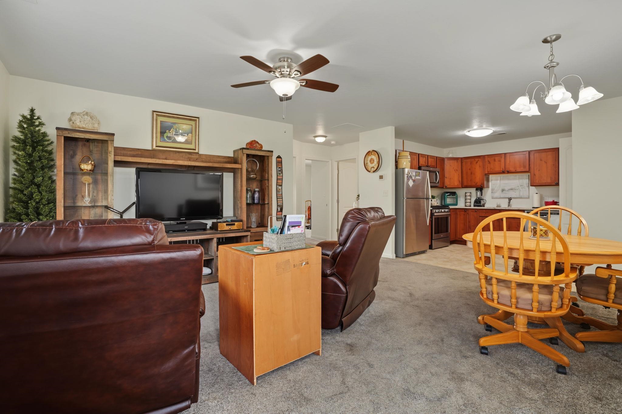 644 Emma Lane Property Photo 5