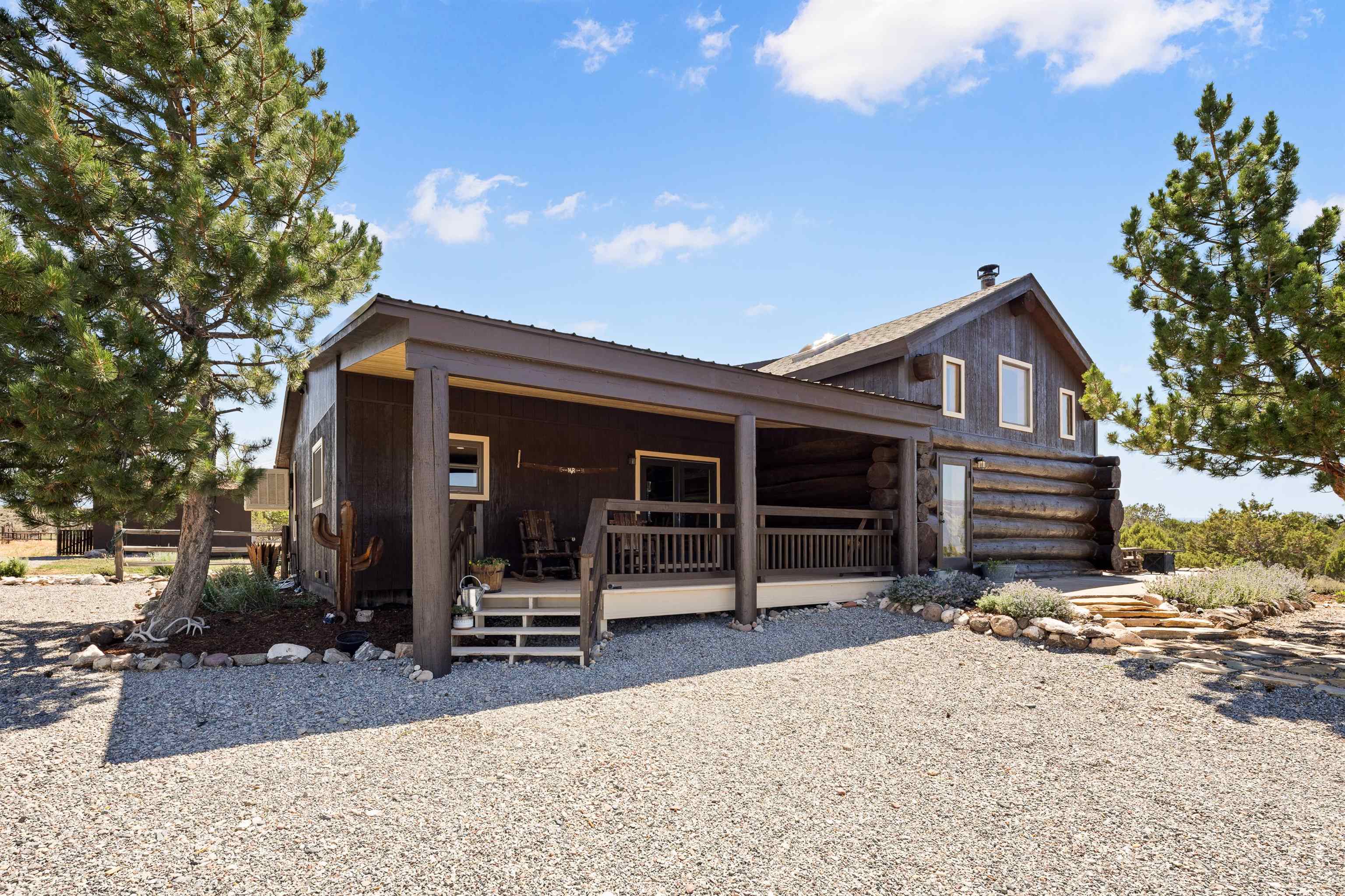 400 Quick Silver Way Property Photo 3