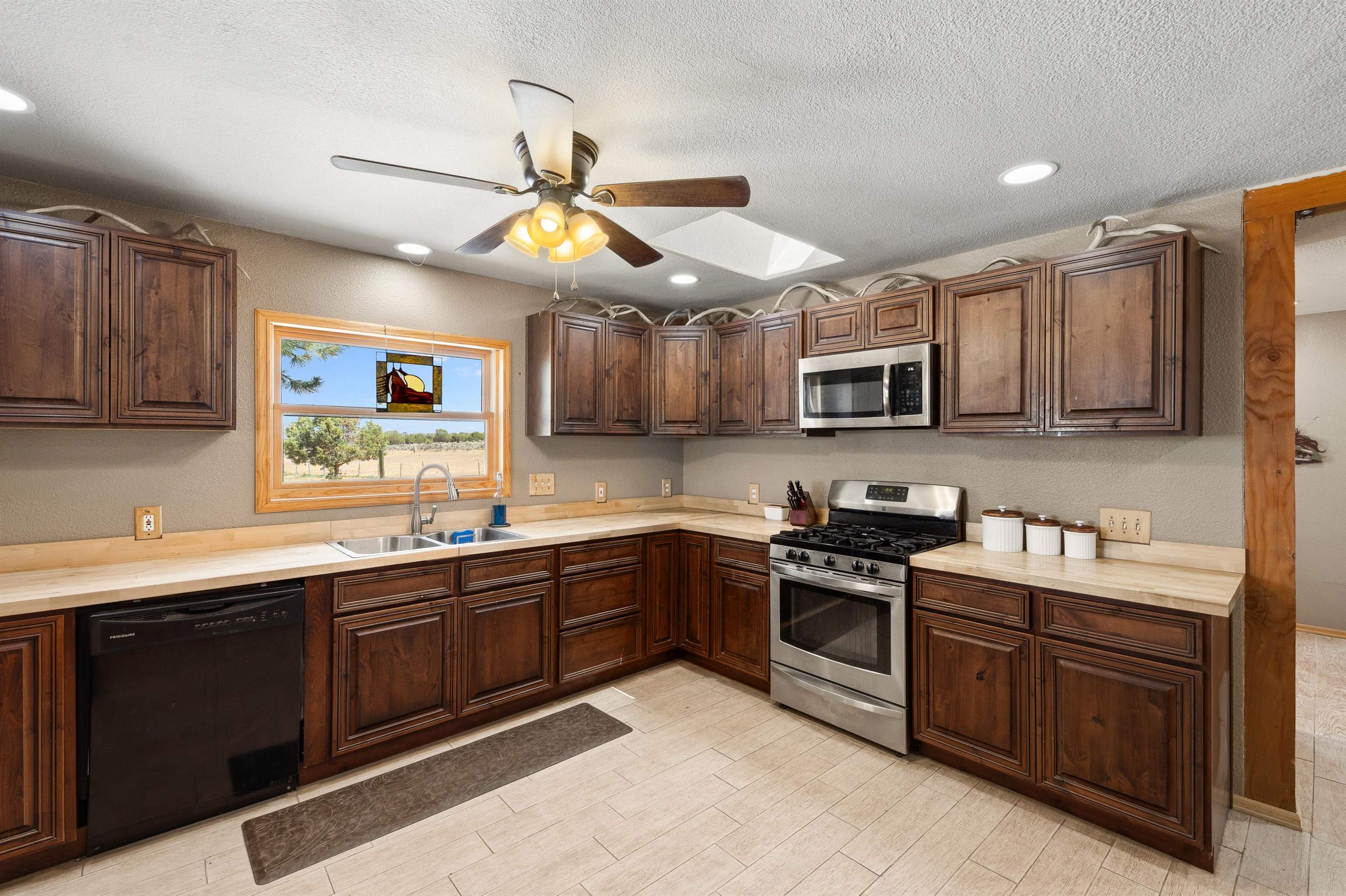 400 Quick Silver Way Property Photo 15