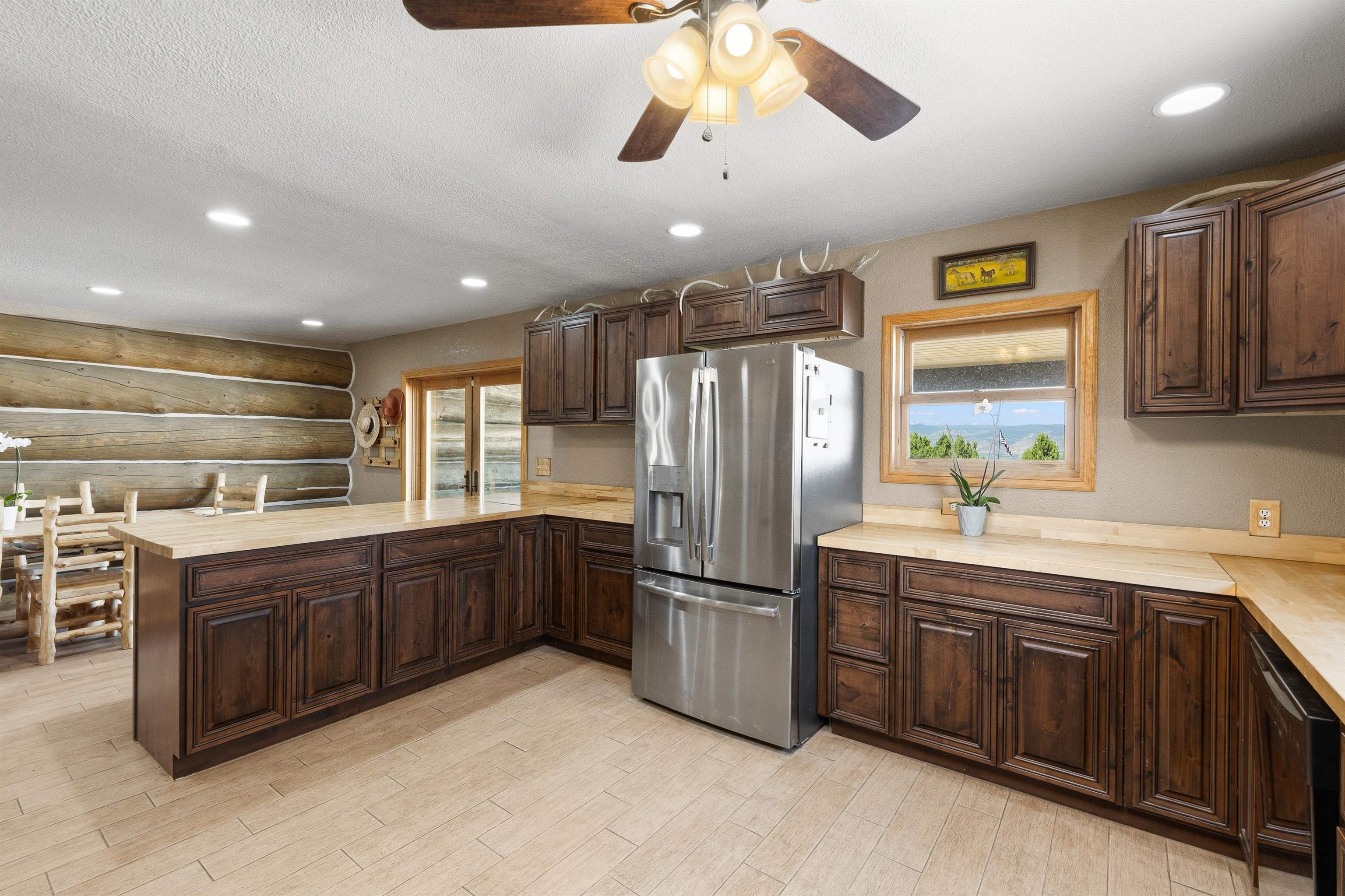 400 Quick Silver Way Property Photo 16