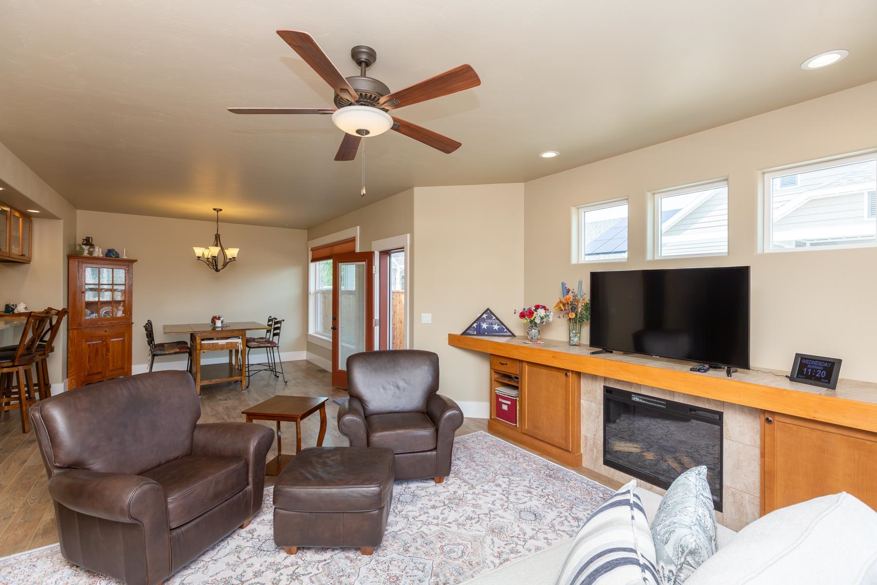 1185 Primrose Lane Property Photo 3
