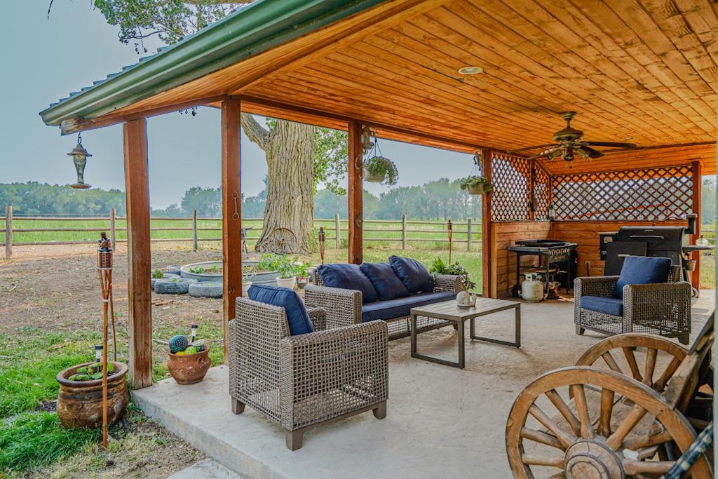 7531 High Mesa Road Property Photo 11