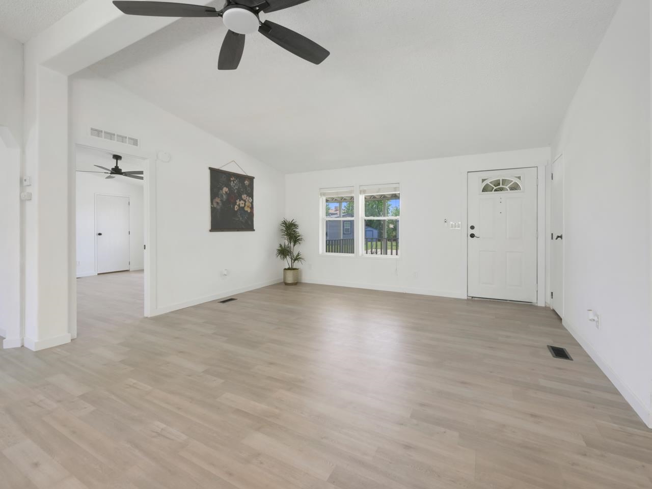 435 32 Road Property Photo 6