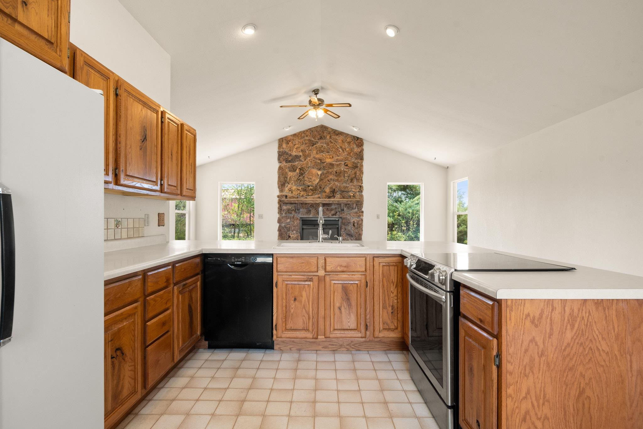 2890 C 1/2 Road Property Photo 9