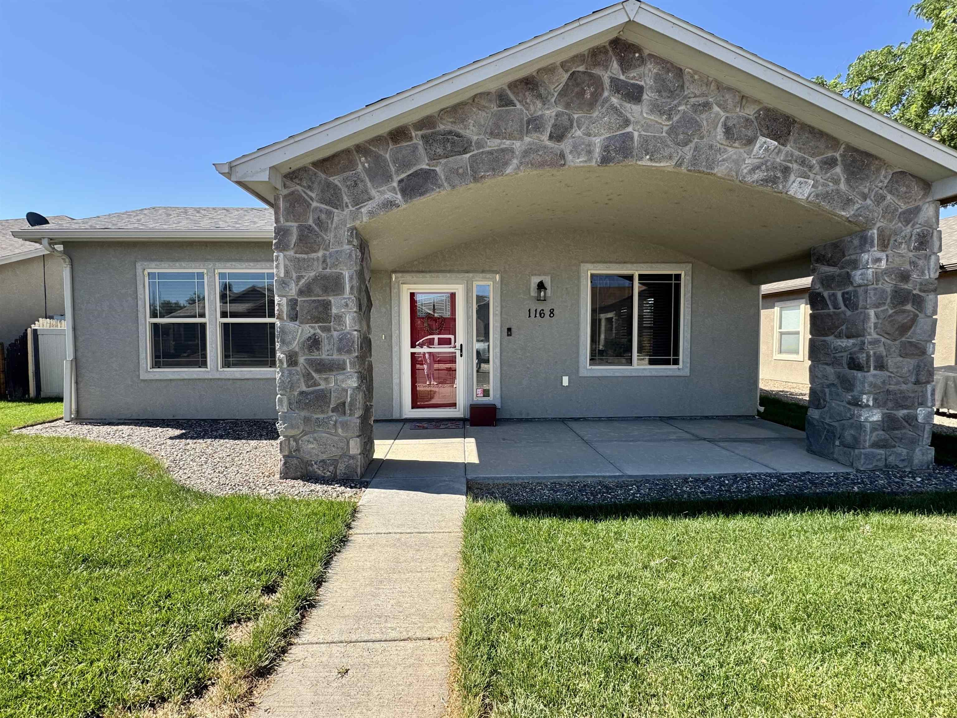 1168 Shady Lane Property Photo 1