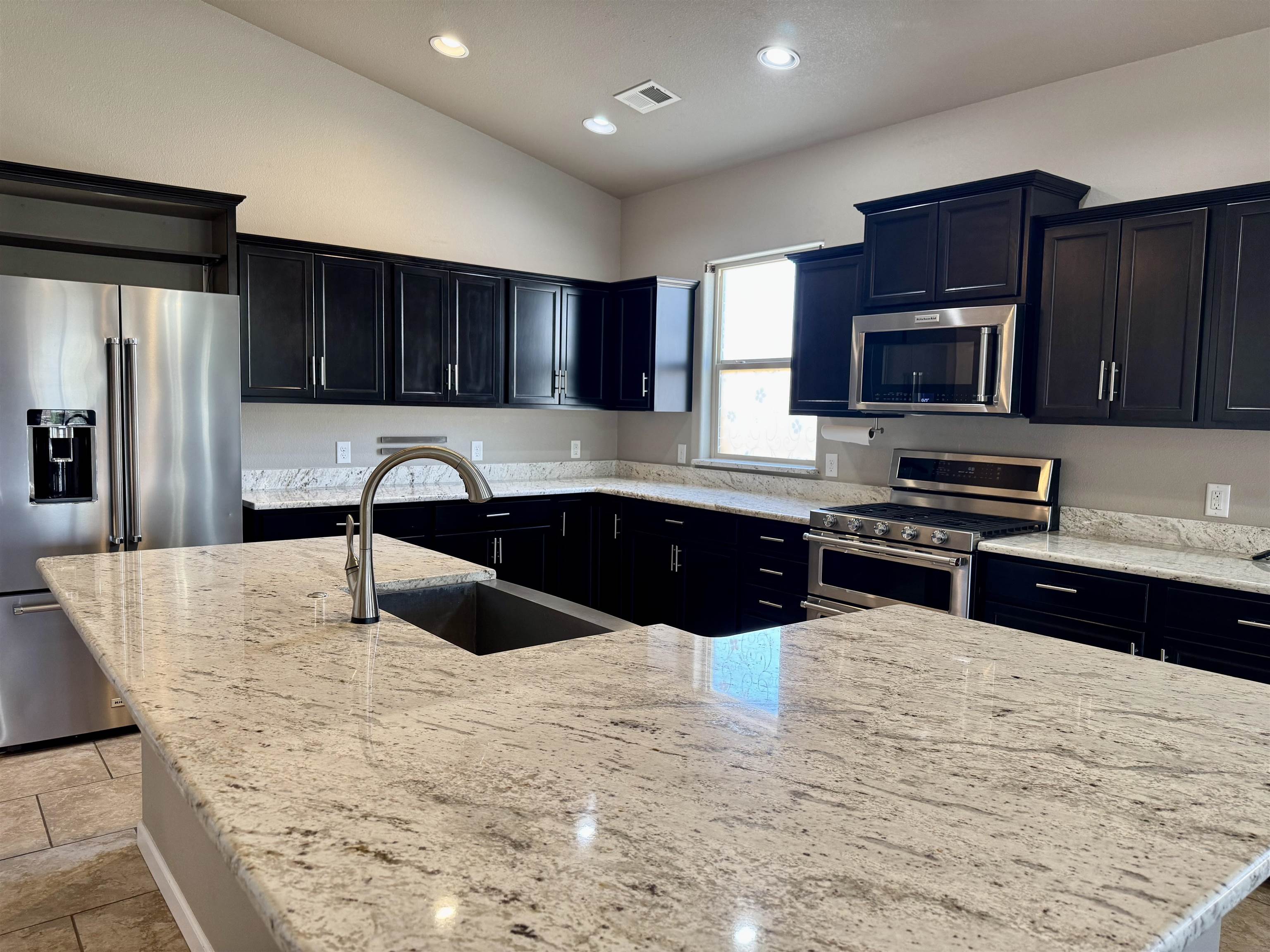 1168 Shady Lane Property Photo 3