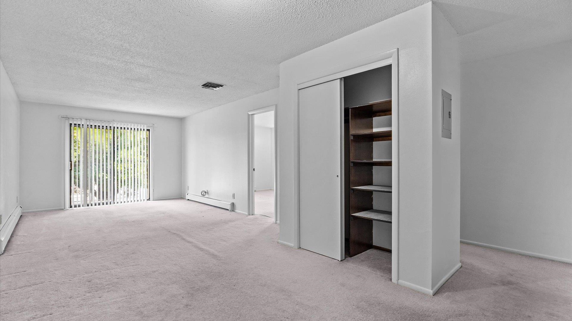 3233 Lakeside Drive Property Photo 5