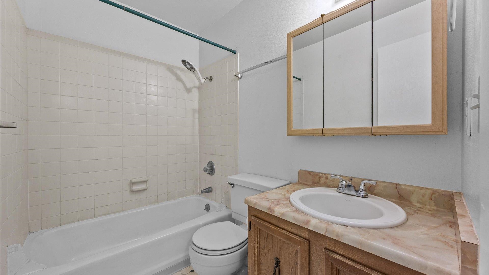 3233 Lakeside Drive Property Photo 14