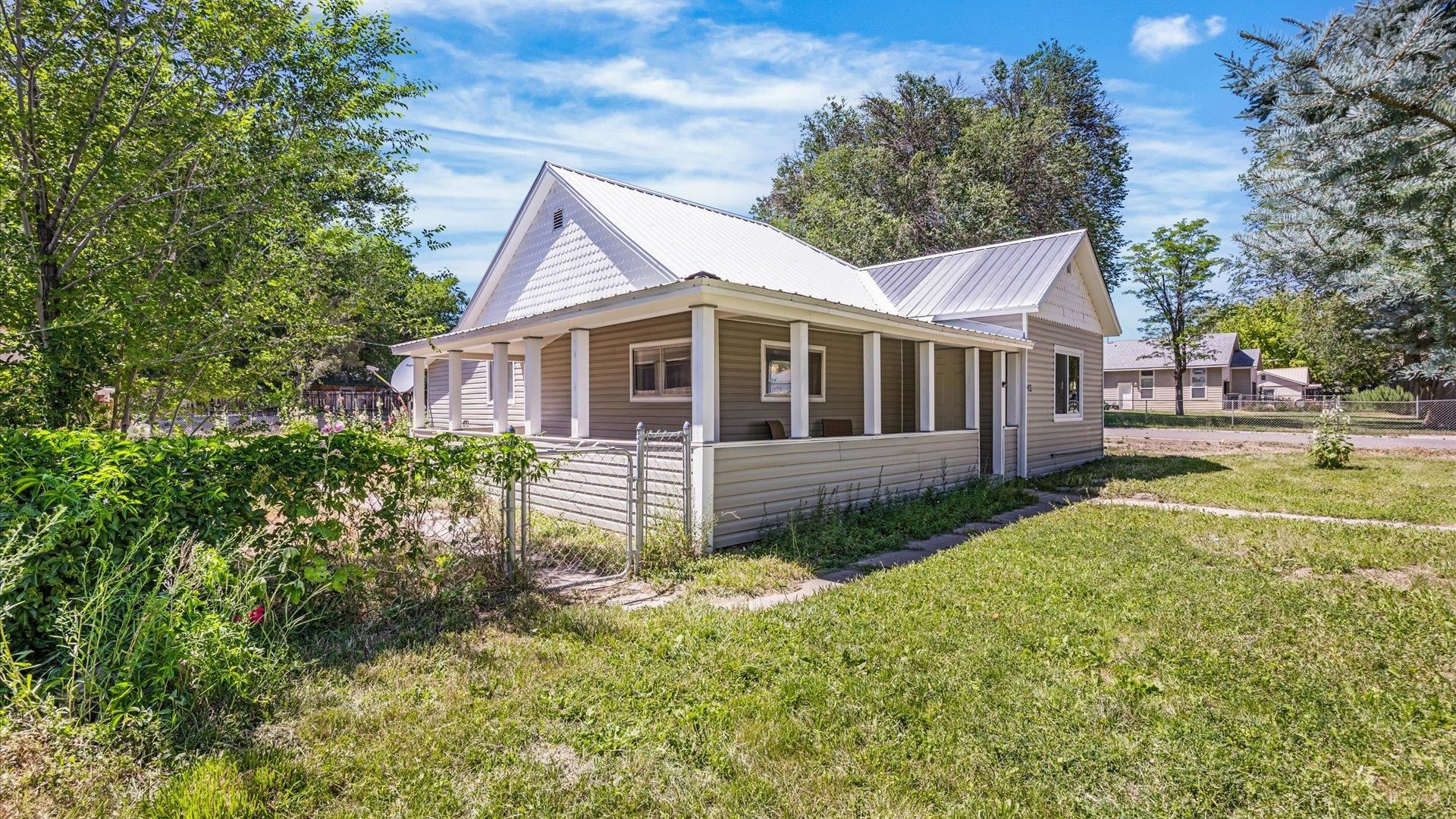 497 Greig Avenue Property Photo 2