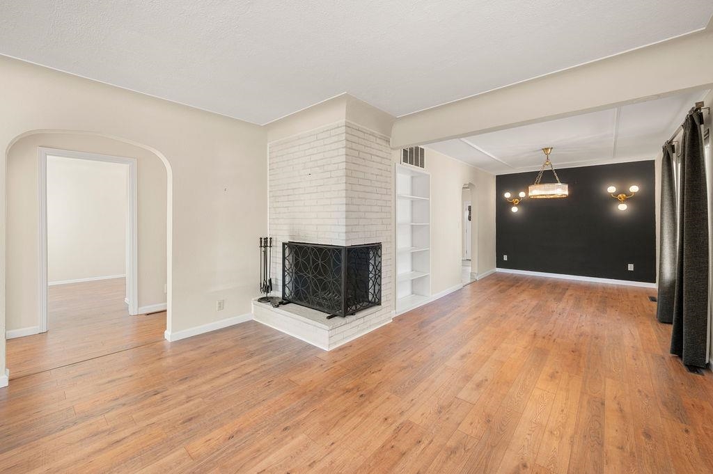 2387 Broadway Property Photo 6