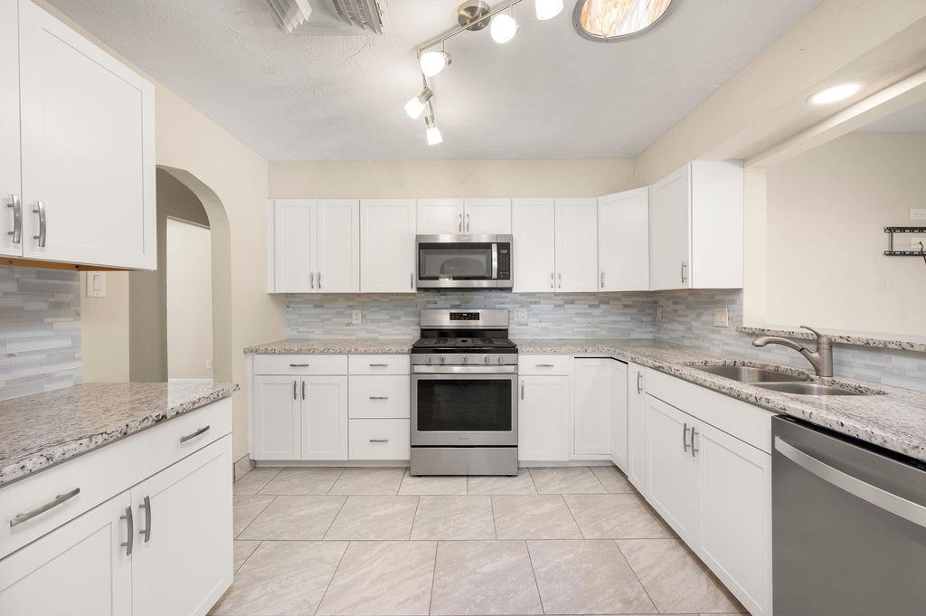 2387 Broadway Property Photo 19