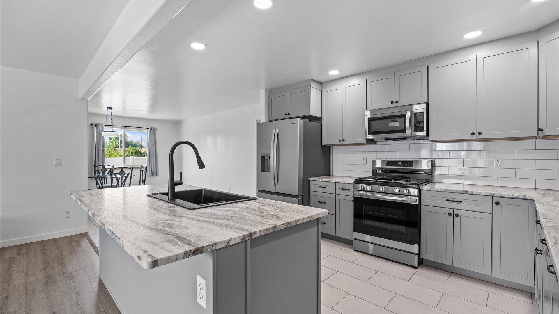 445 N Mulberry Street Property Photo 11