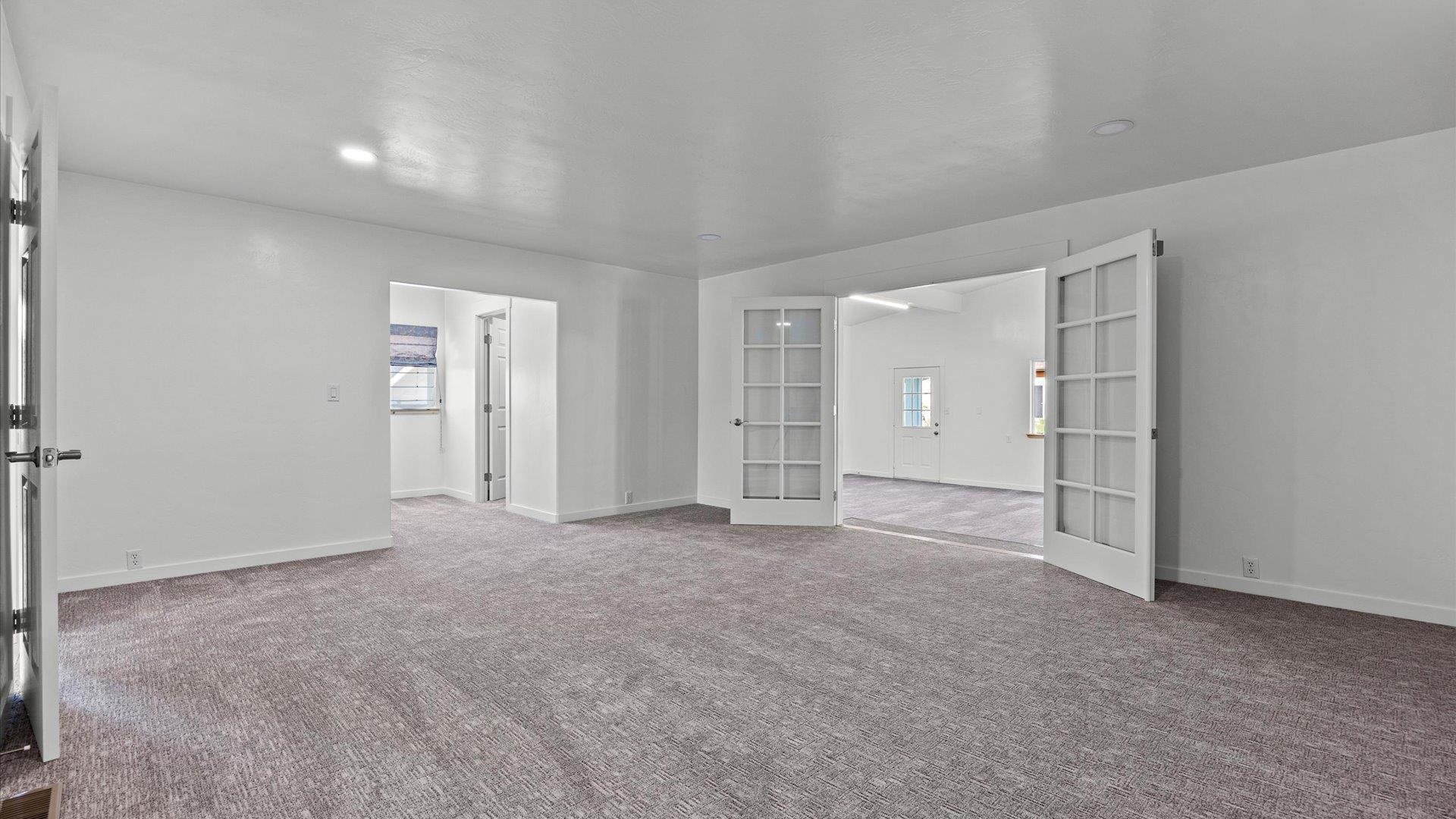 445 N Mulberry Street Property Photo 13