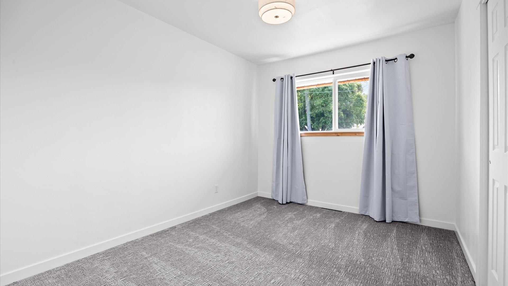445 N Mulberry Street Property Photo 18