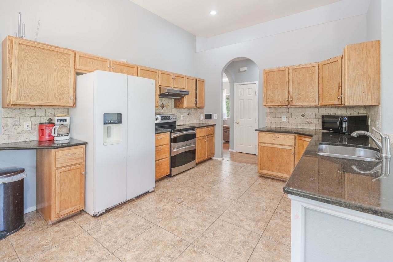 3228 F 1/4 Road Property Photo 6