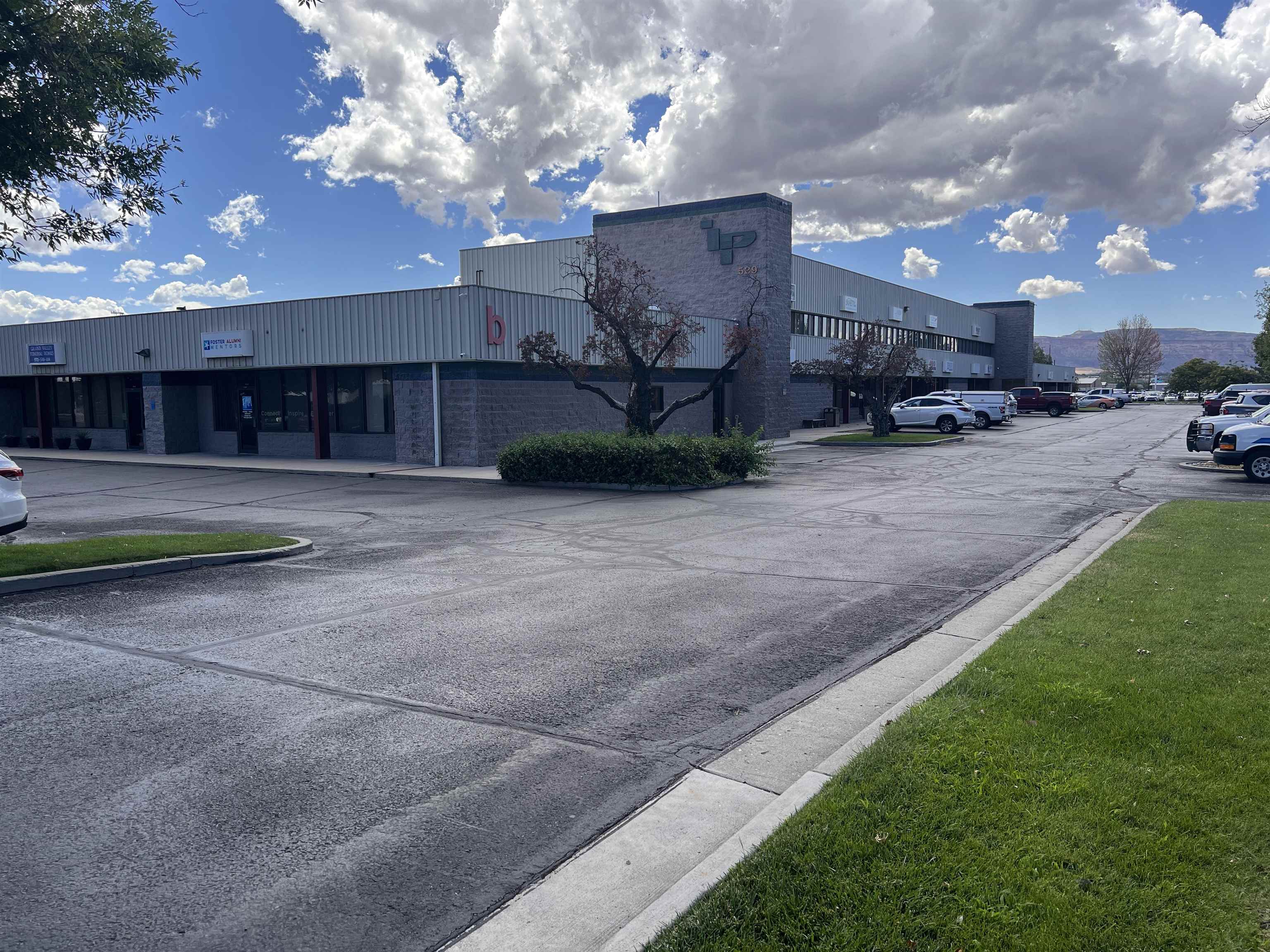 529 25 1/2 Road Property Photo 1