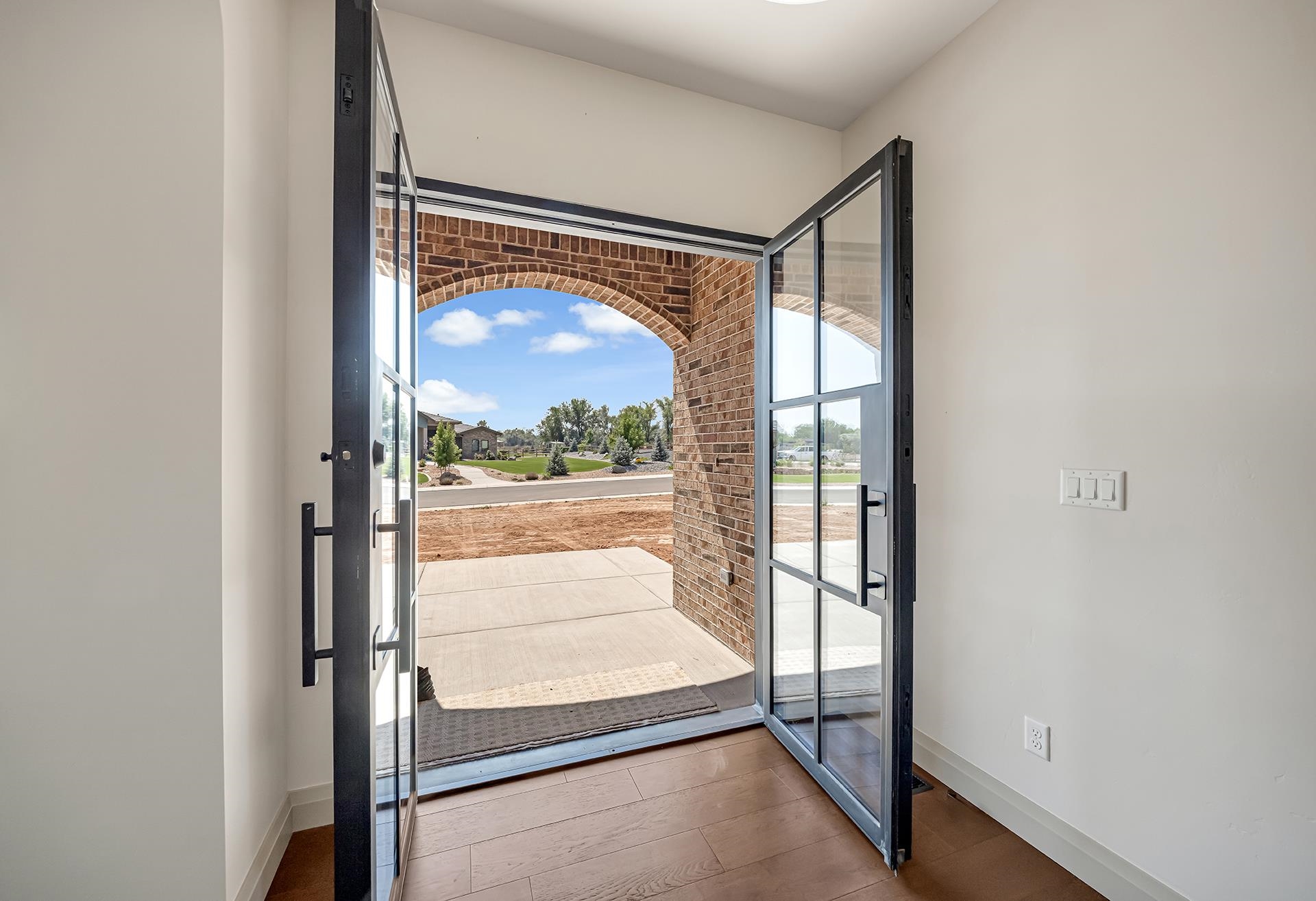 657 Ellen Drive Property Photo 4