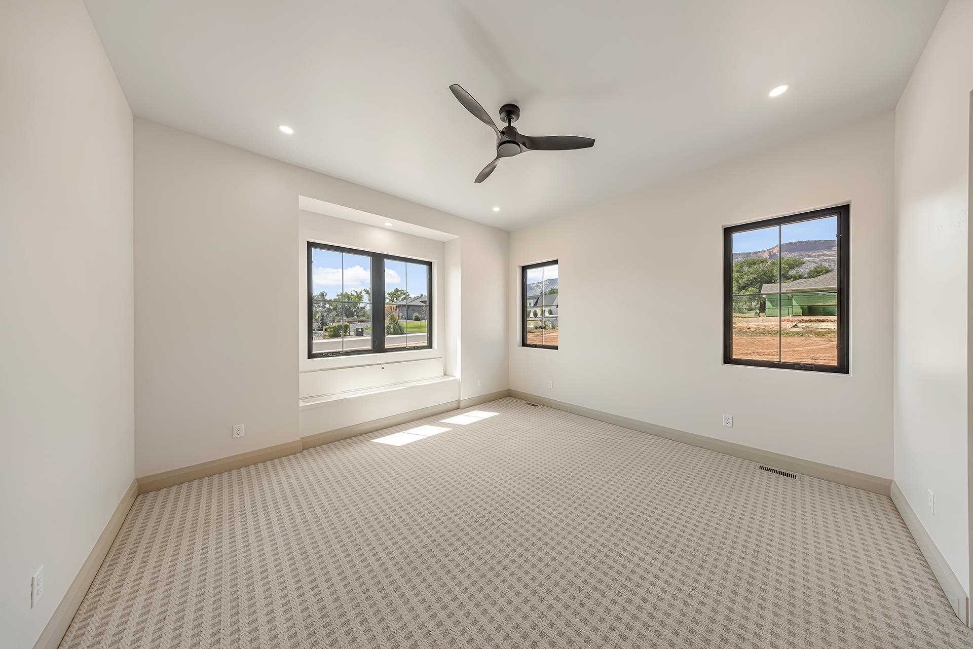 657 Ellen Drive Property Photo 15