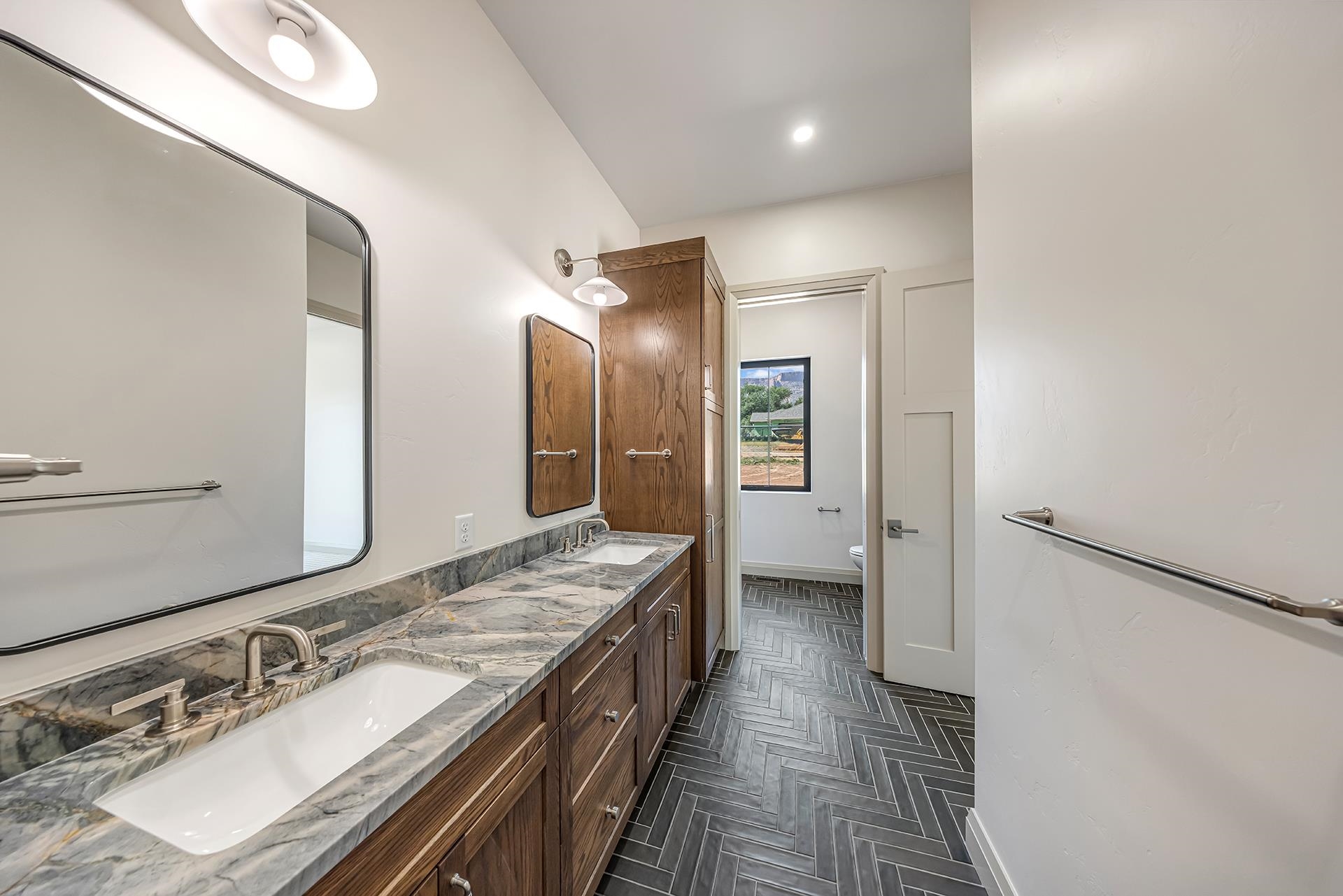 657 Ellen Drive Property Photo 16
