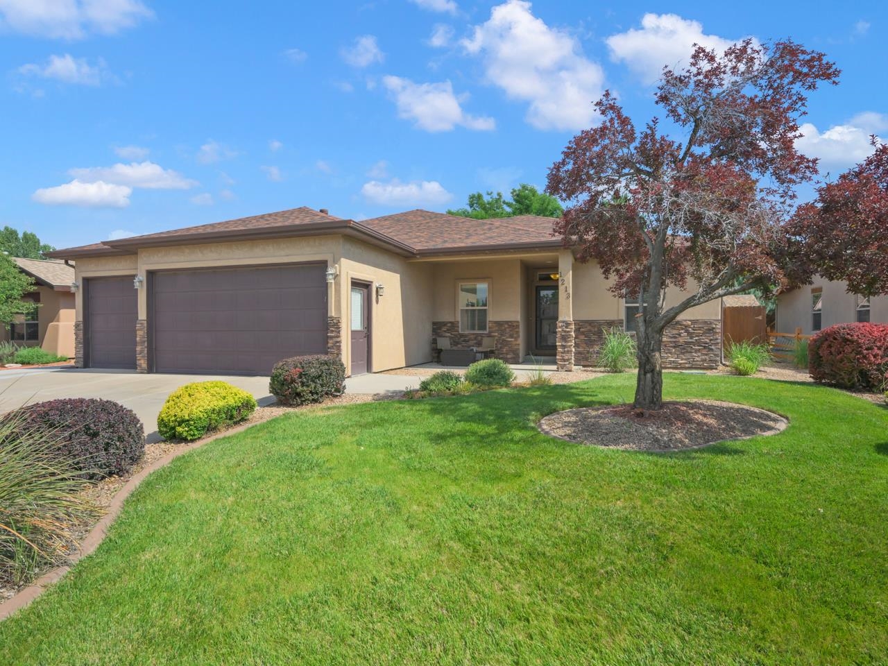 1213 Santa Fe Circle Property Photo 1