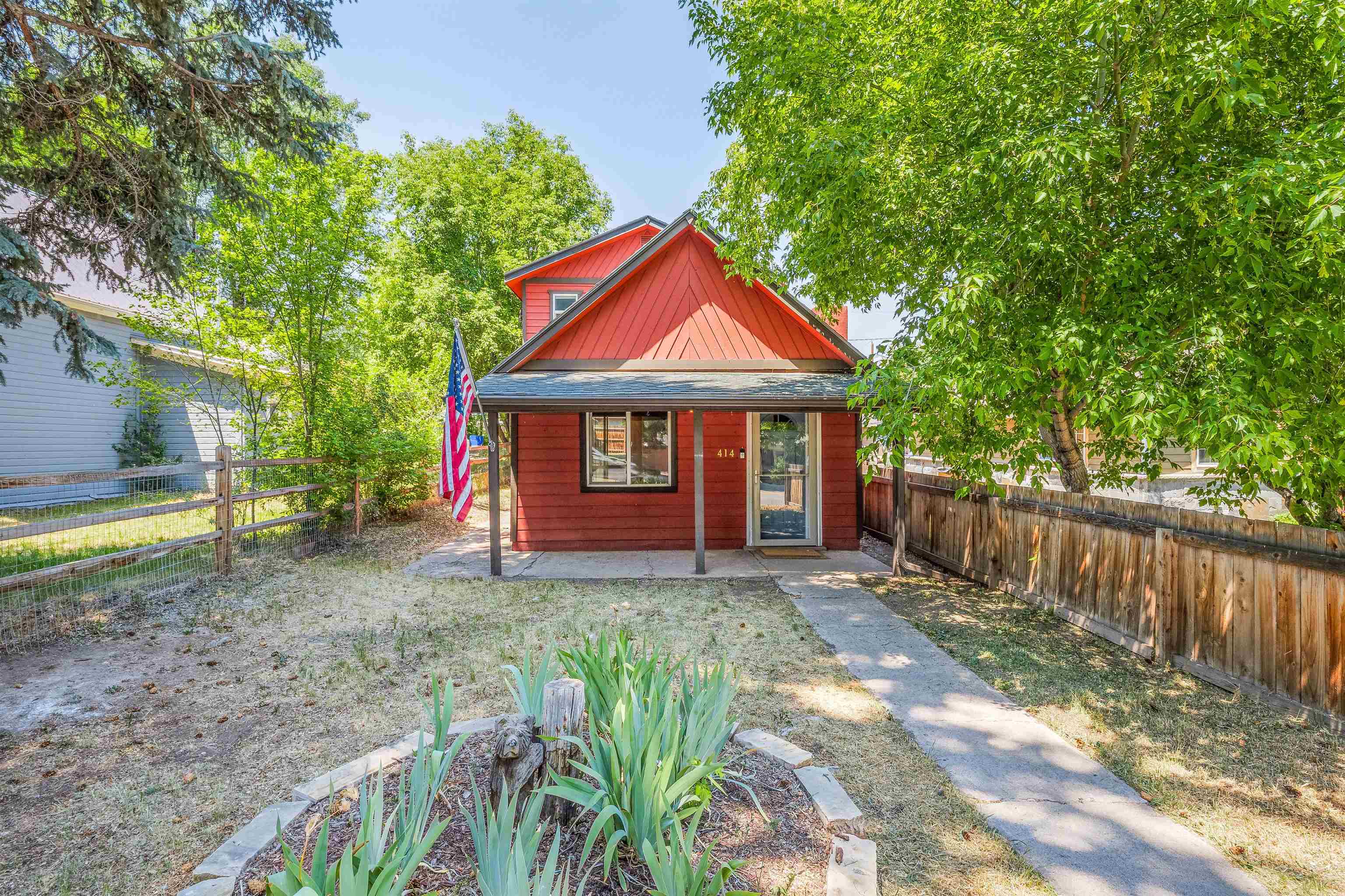 414 2nd Street Property Photo 3