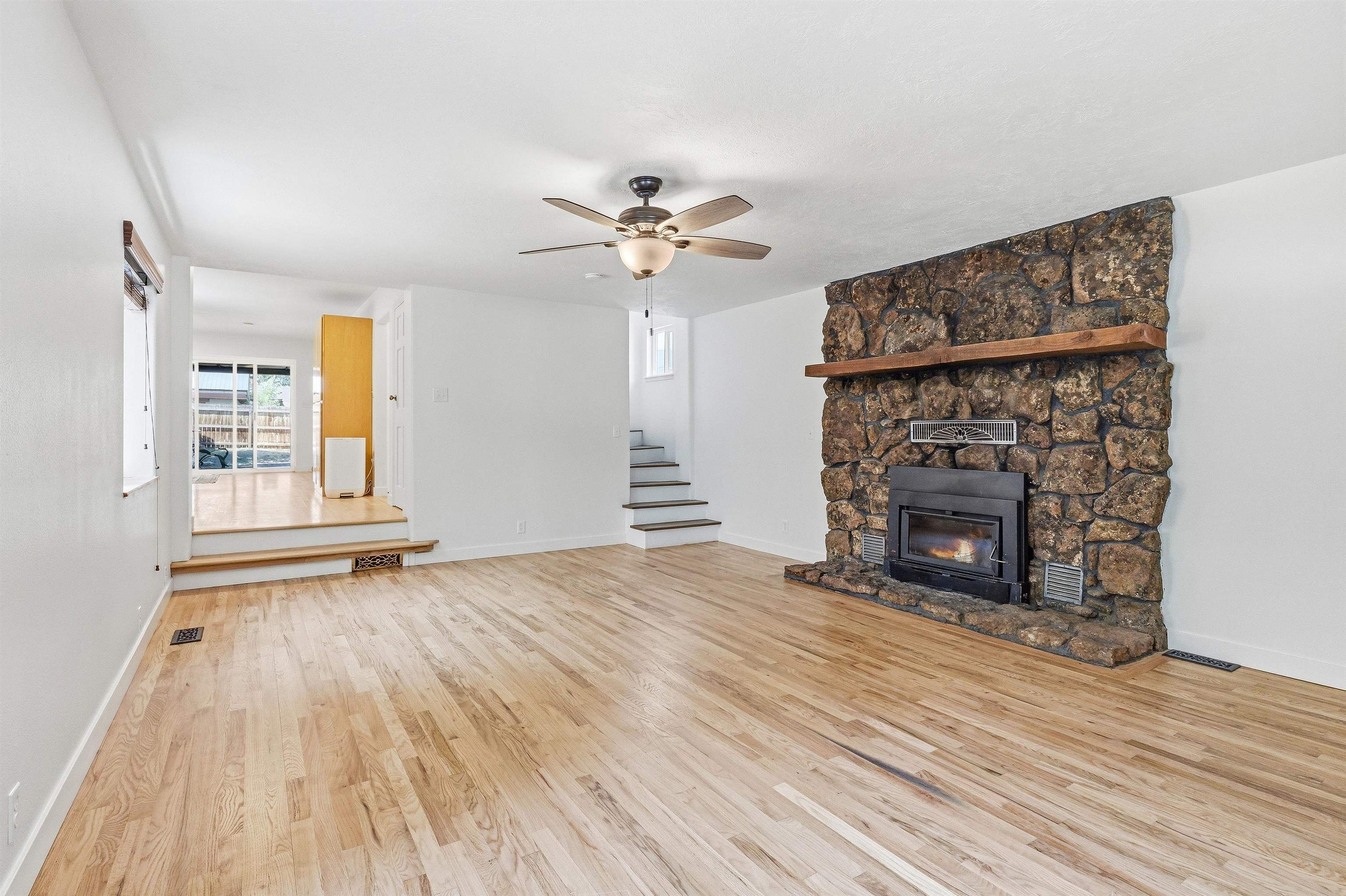 414 2nd Street Property Photo 6