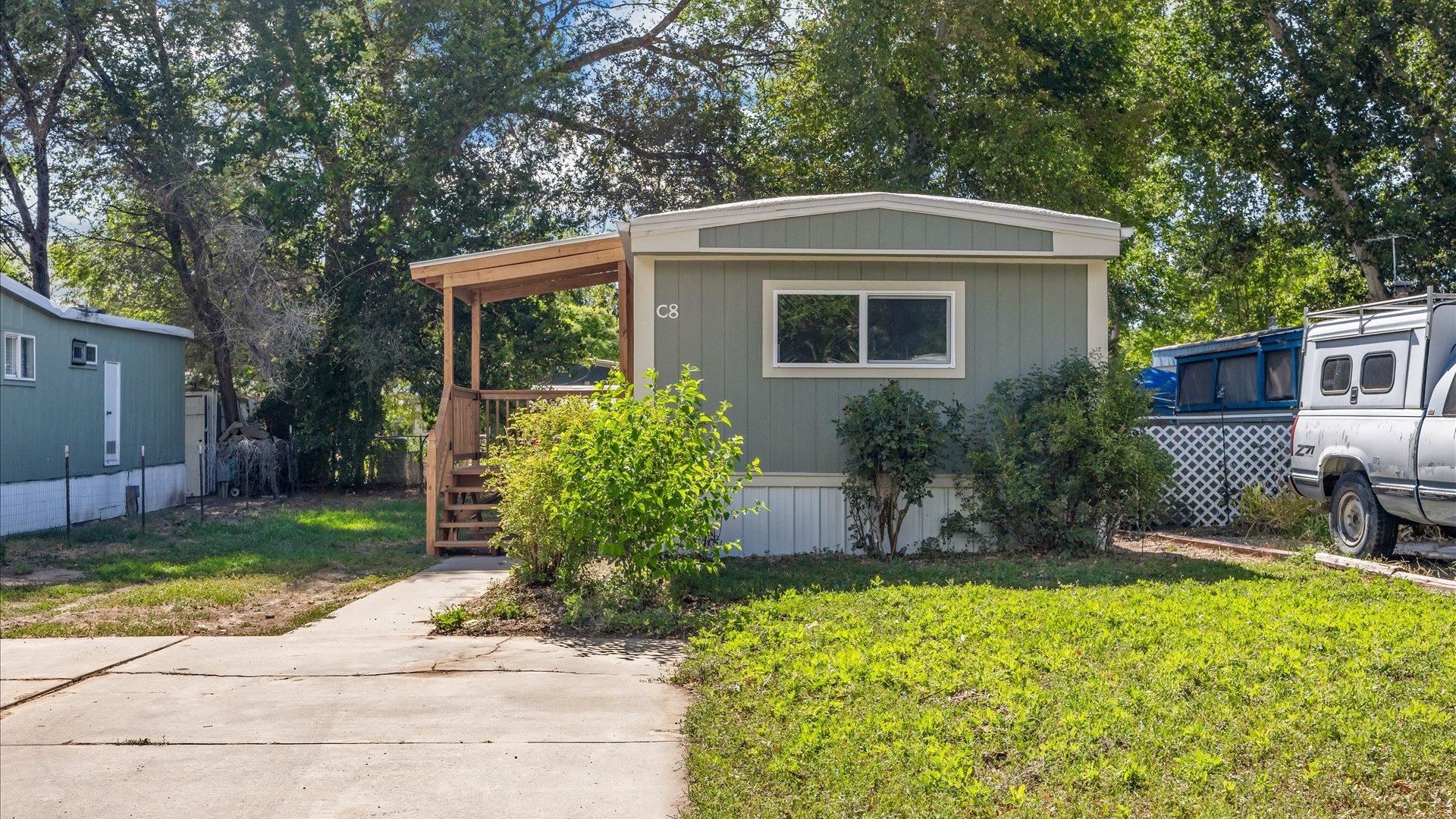 825 E Ottley Avenue Property Photo 1
