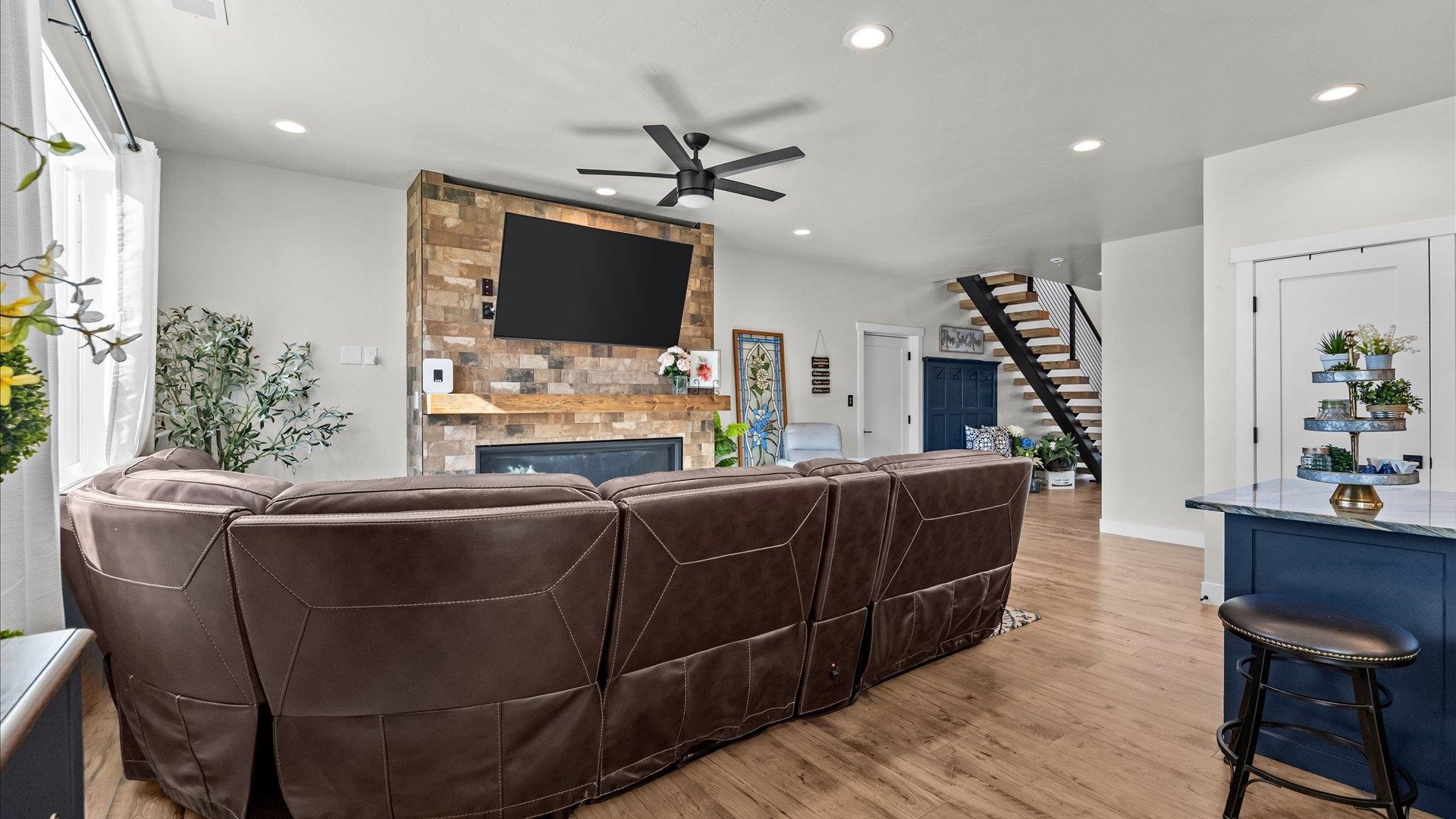 681 28 Road Property Photo 7