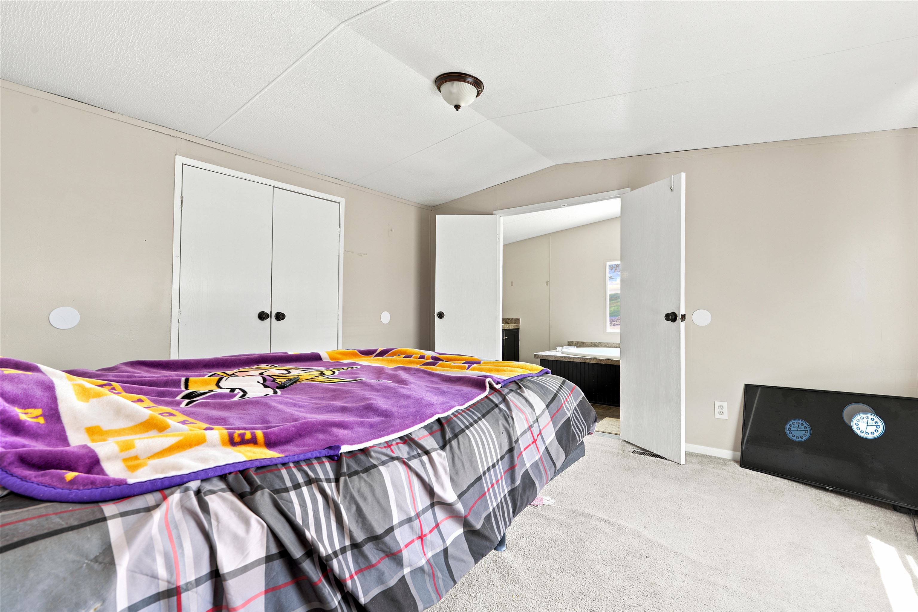 296 32 1/2 Road Property Photo 7