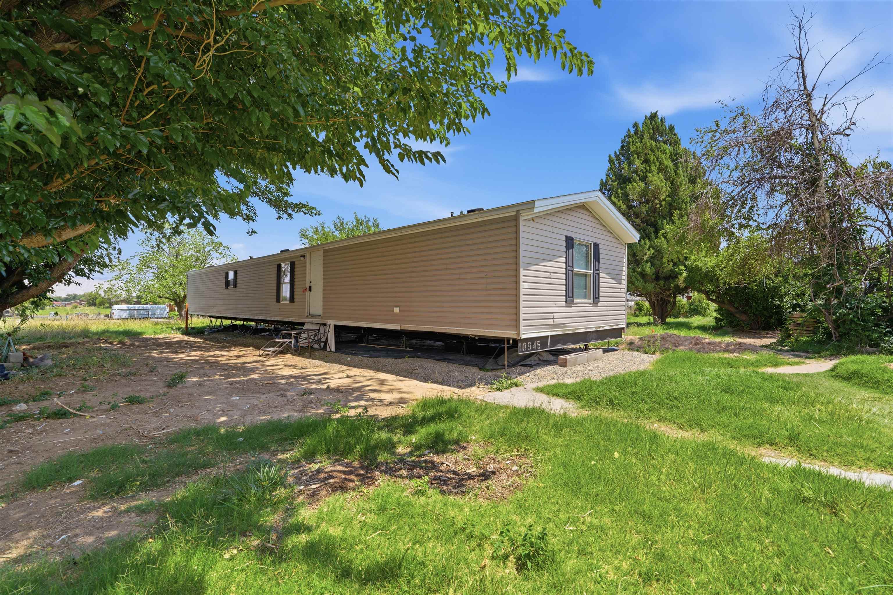 296 32 1/2 Road Property Photo 12