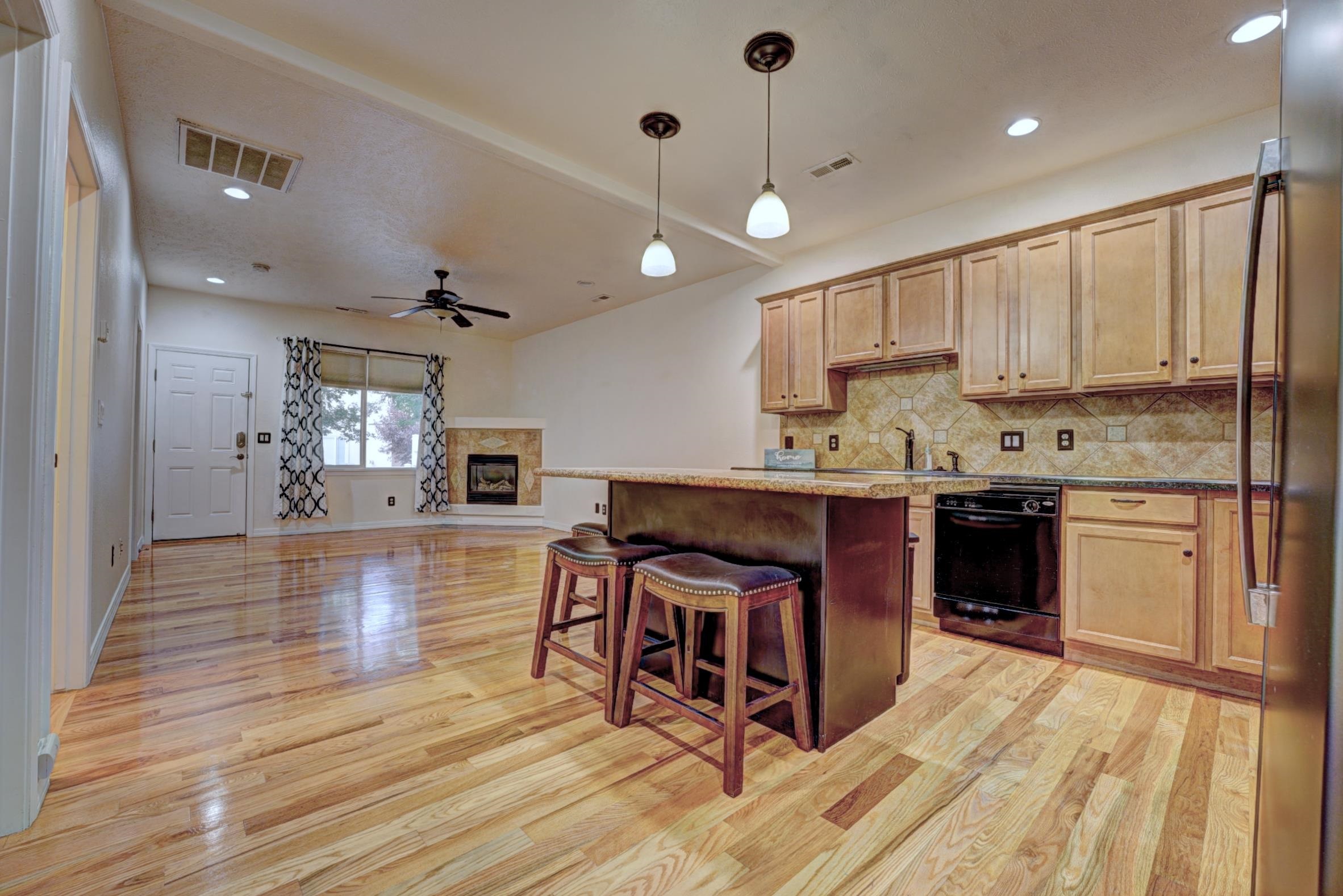 2845 Brittany Drive Property Photo 4