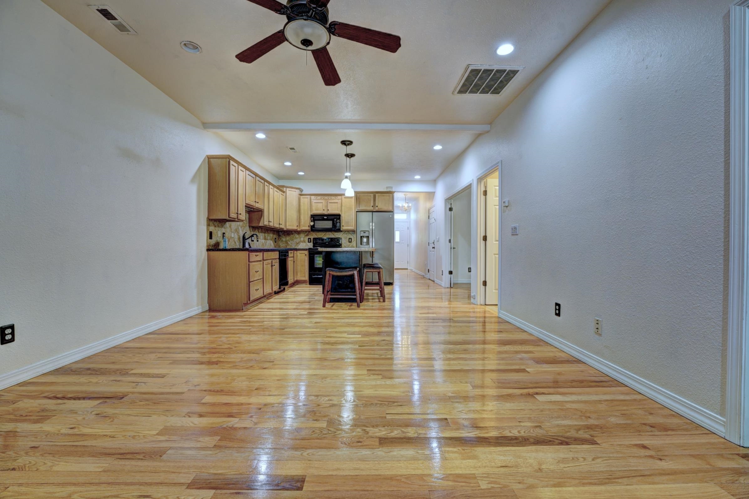 2845 Brittany Drive Property Photo 8