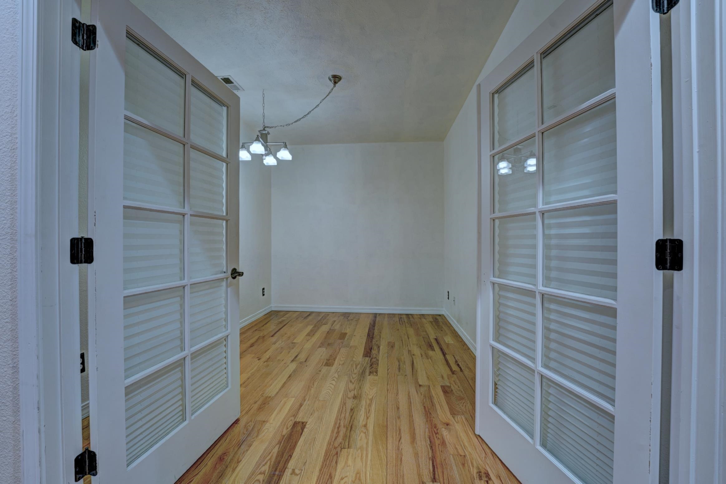 2845 Brittany Drive Property Photo 14