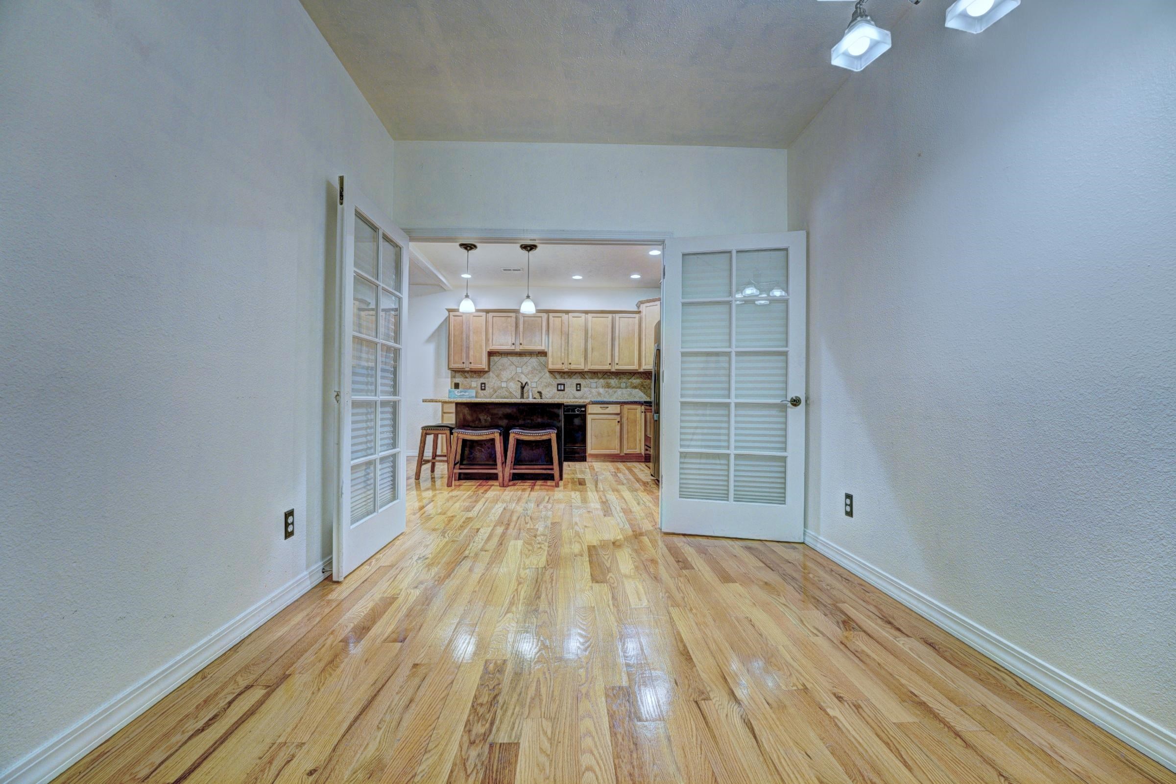 2845 Brittany Drive Property Photo 16