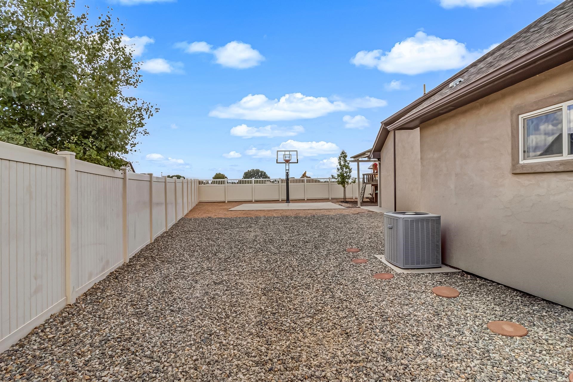 514 Lois Drive Property Photo 6