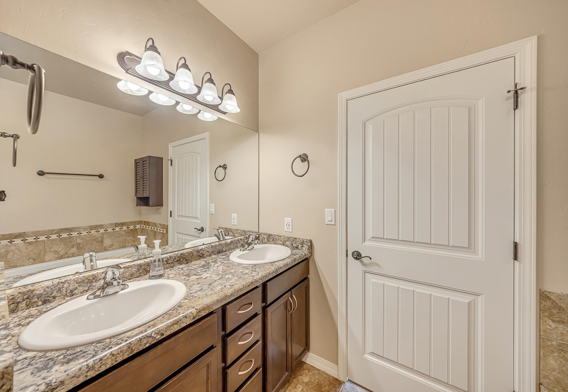 514 Lois Drive Property Photo 25