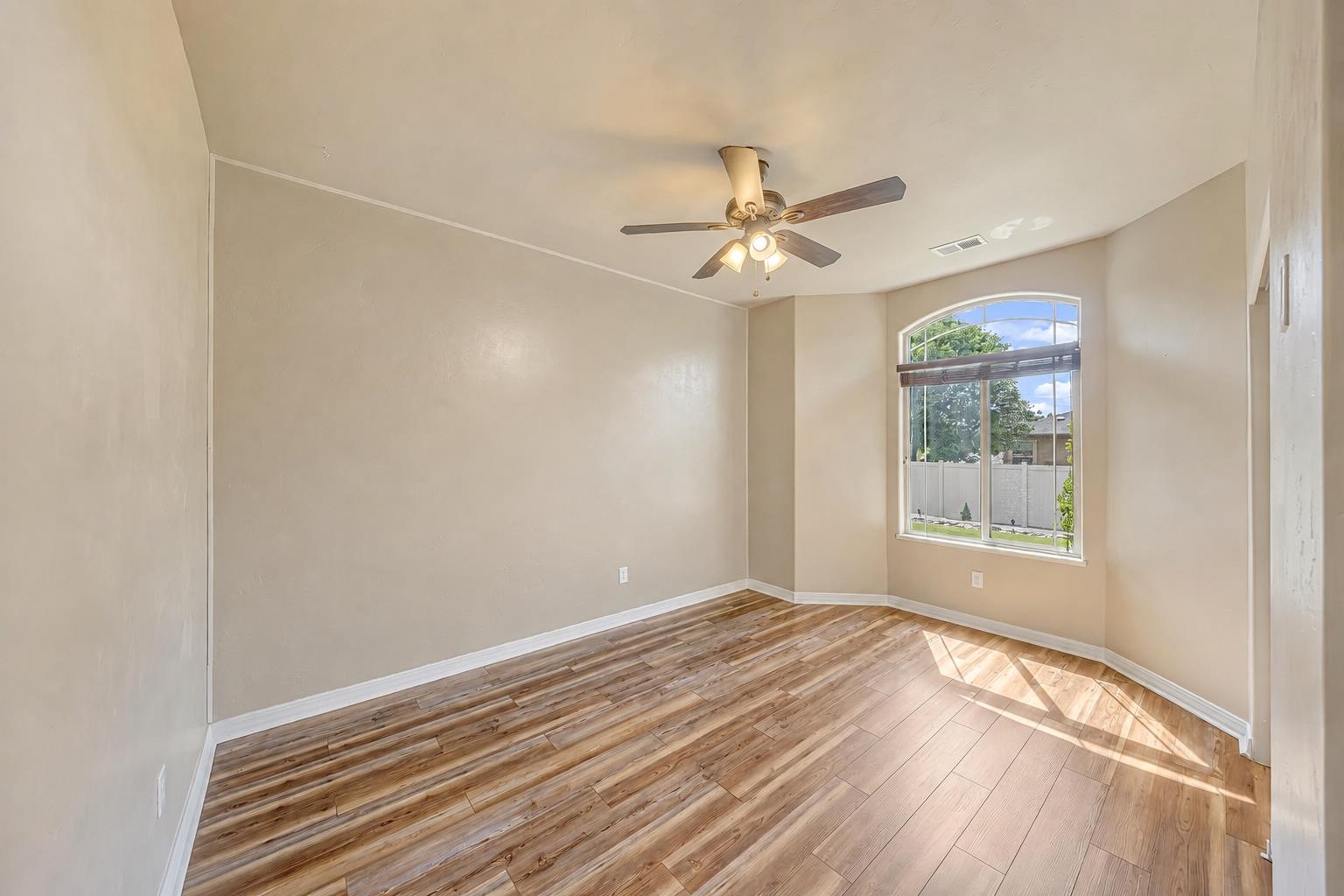 514 Lois Drive Property Photo 27