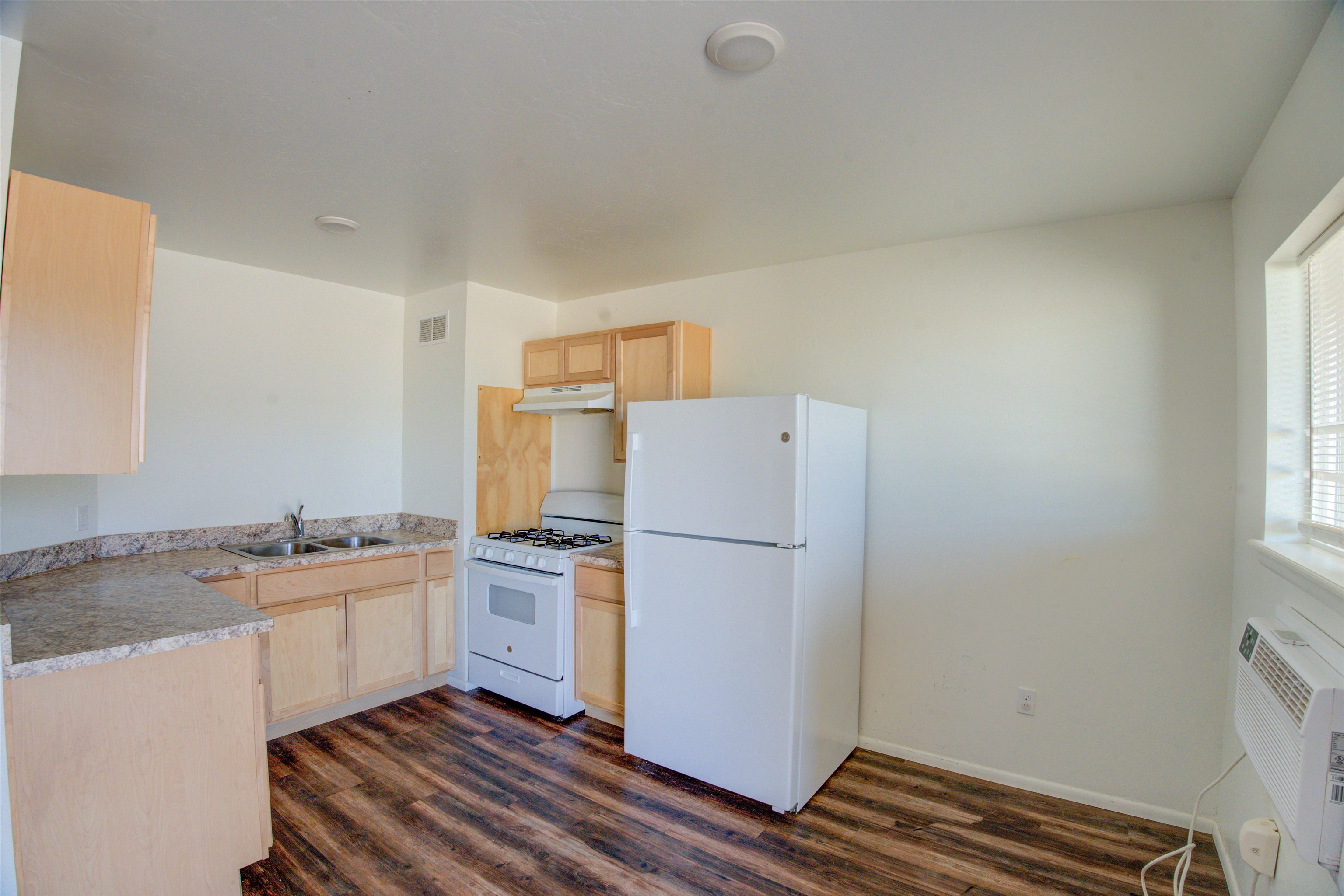 6572 24 Road Property Photo 4